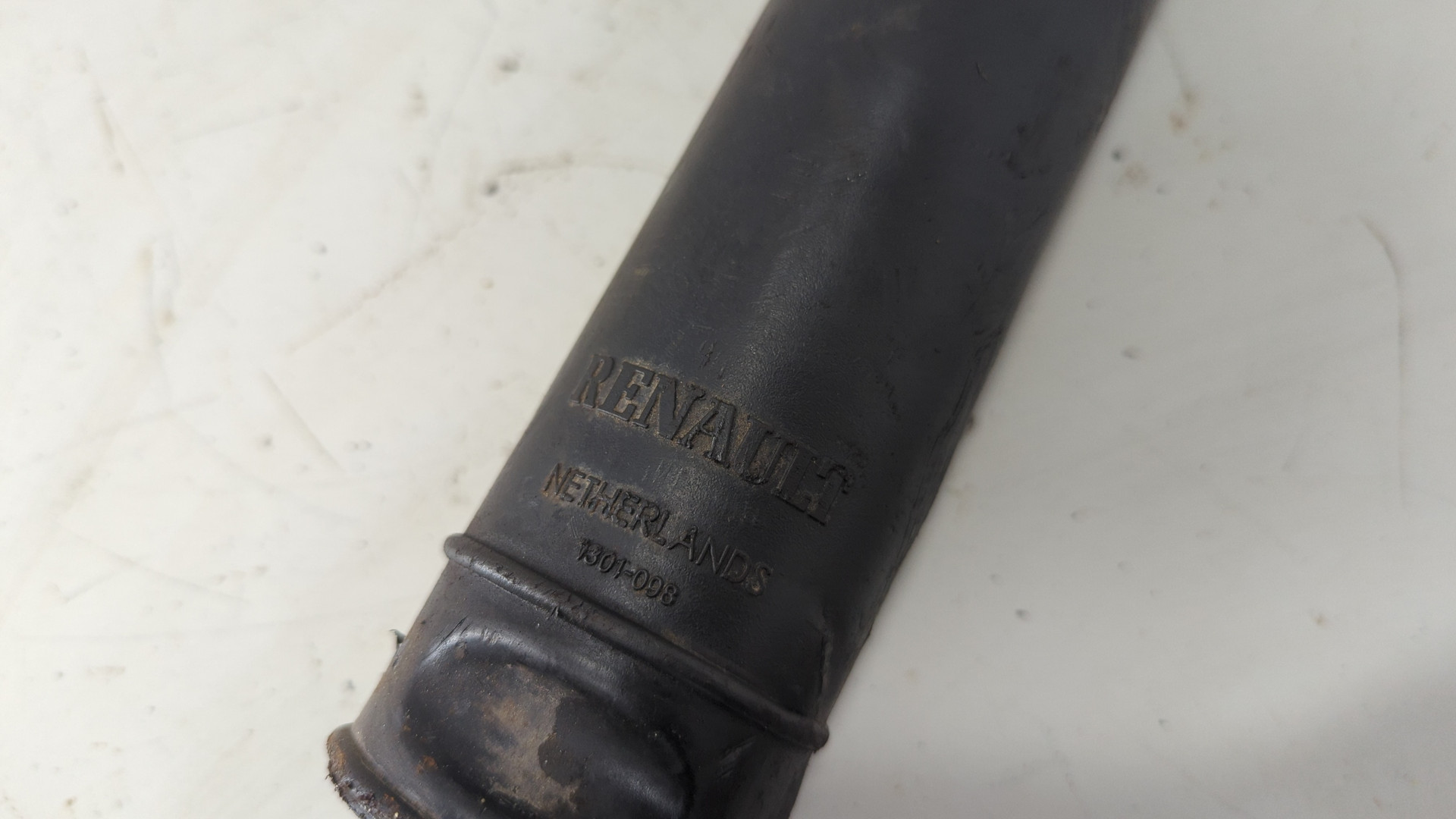 Рабочий цилиндр подъема кабины