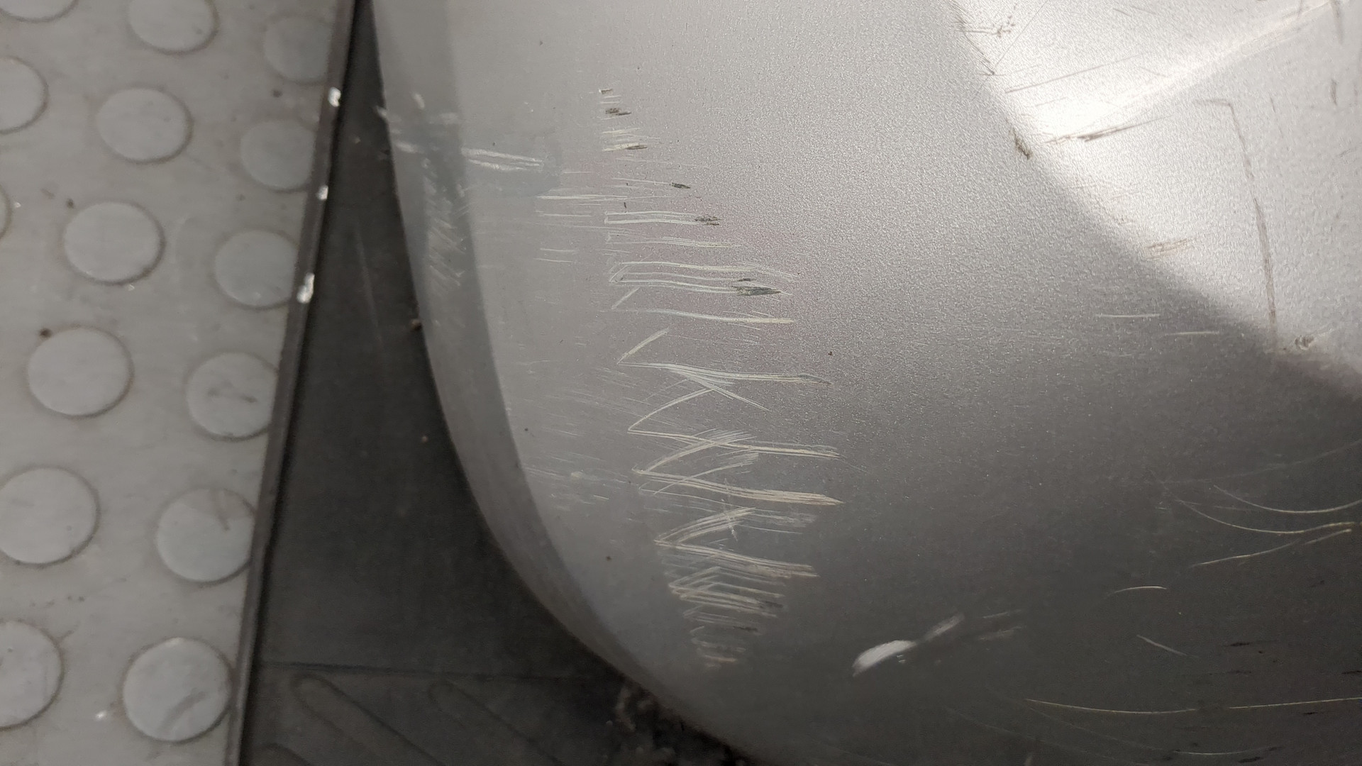 Бампер задний