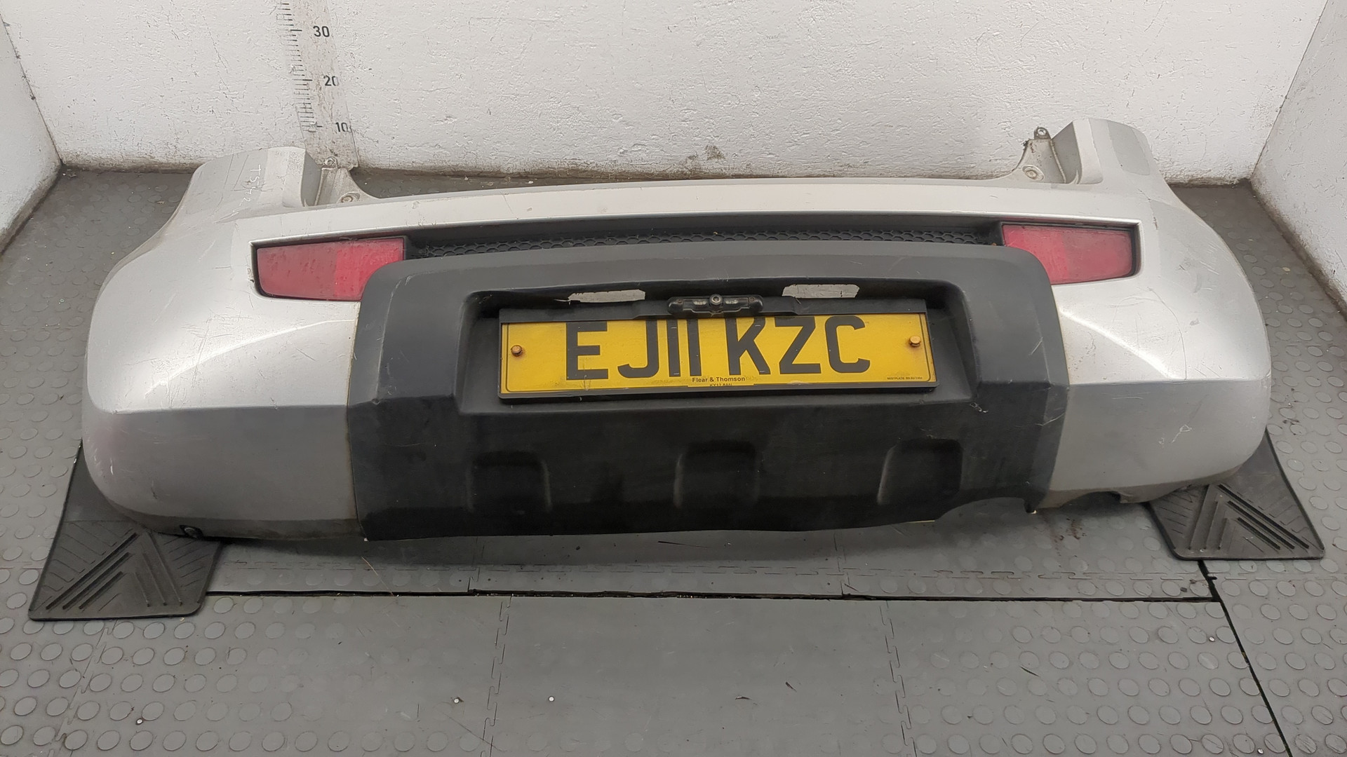 Бампер задний