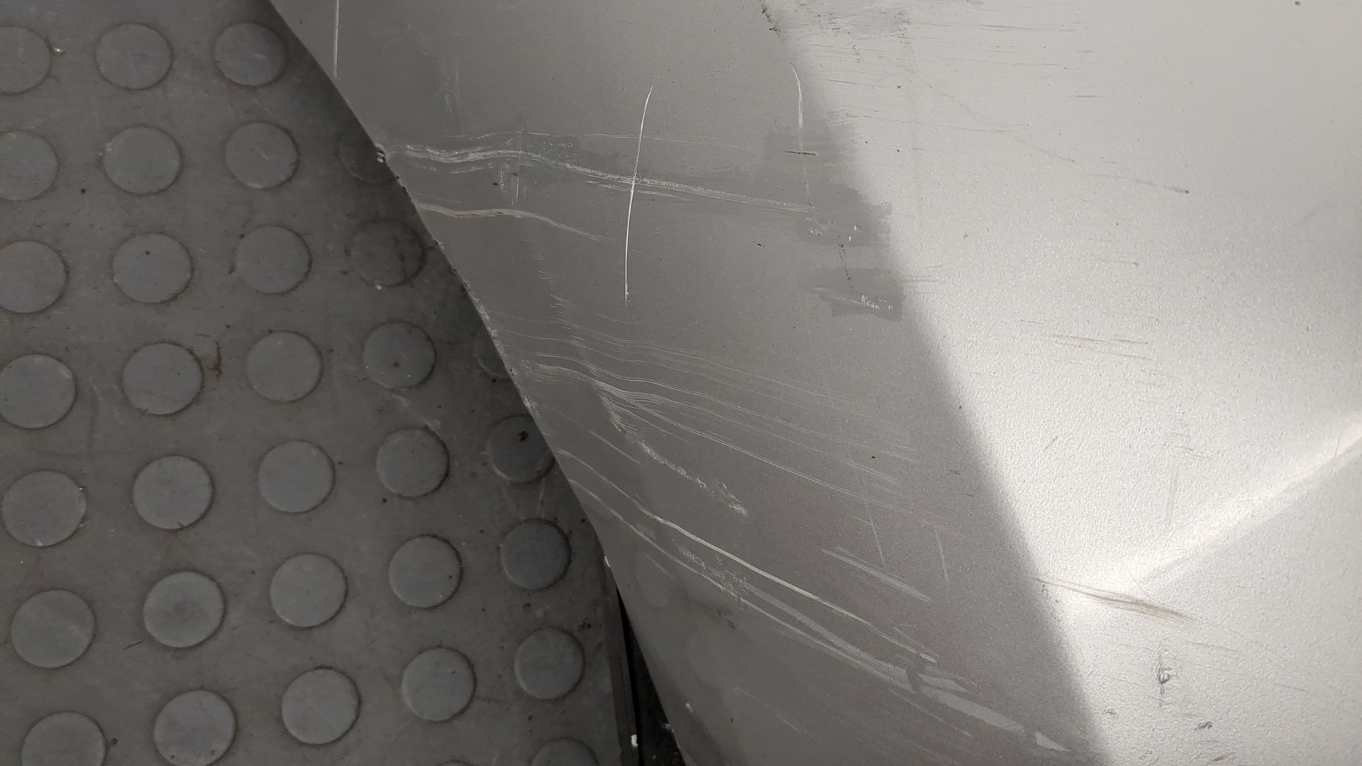 Бампер задний