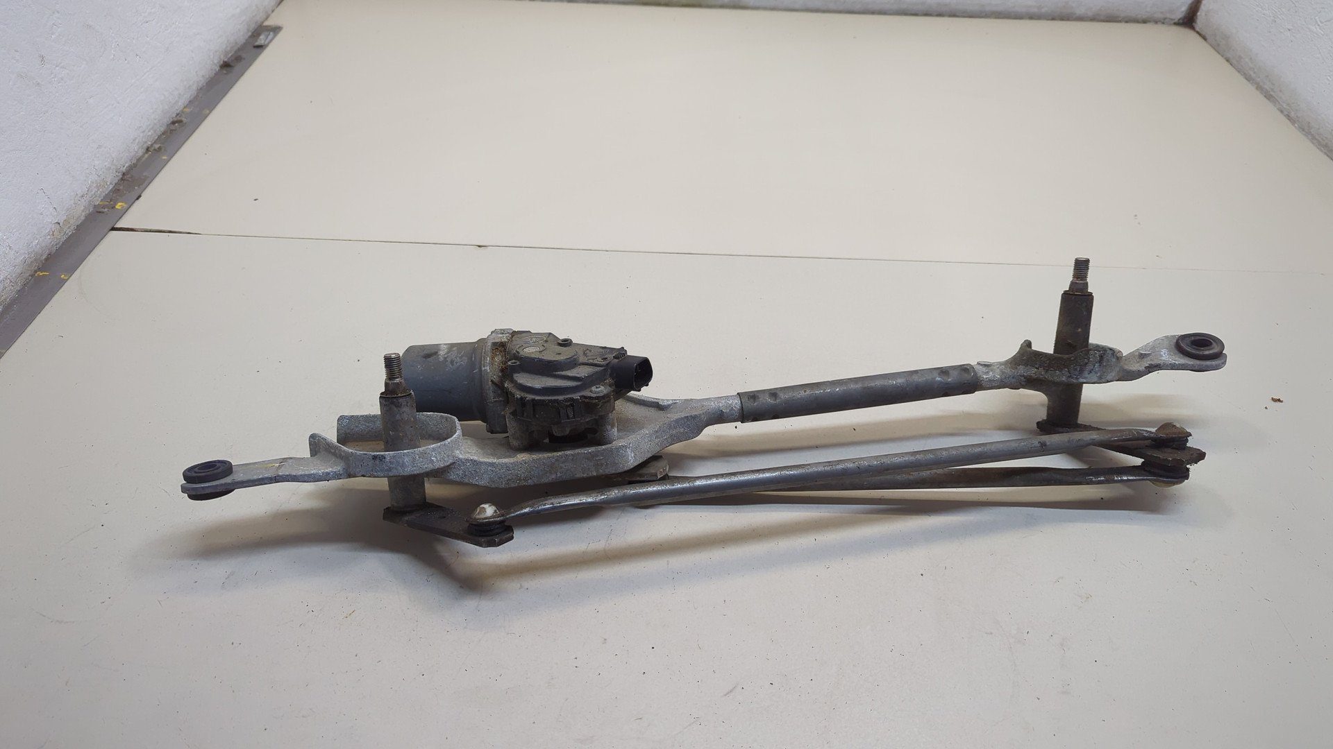 Трапеция стеклоочистителей