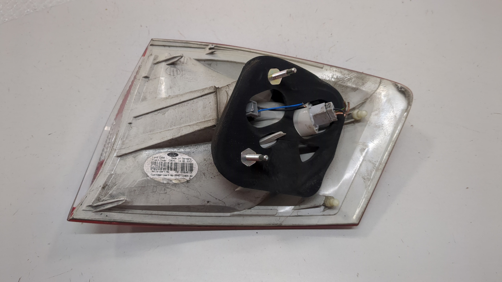 Фонарь задний левый