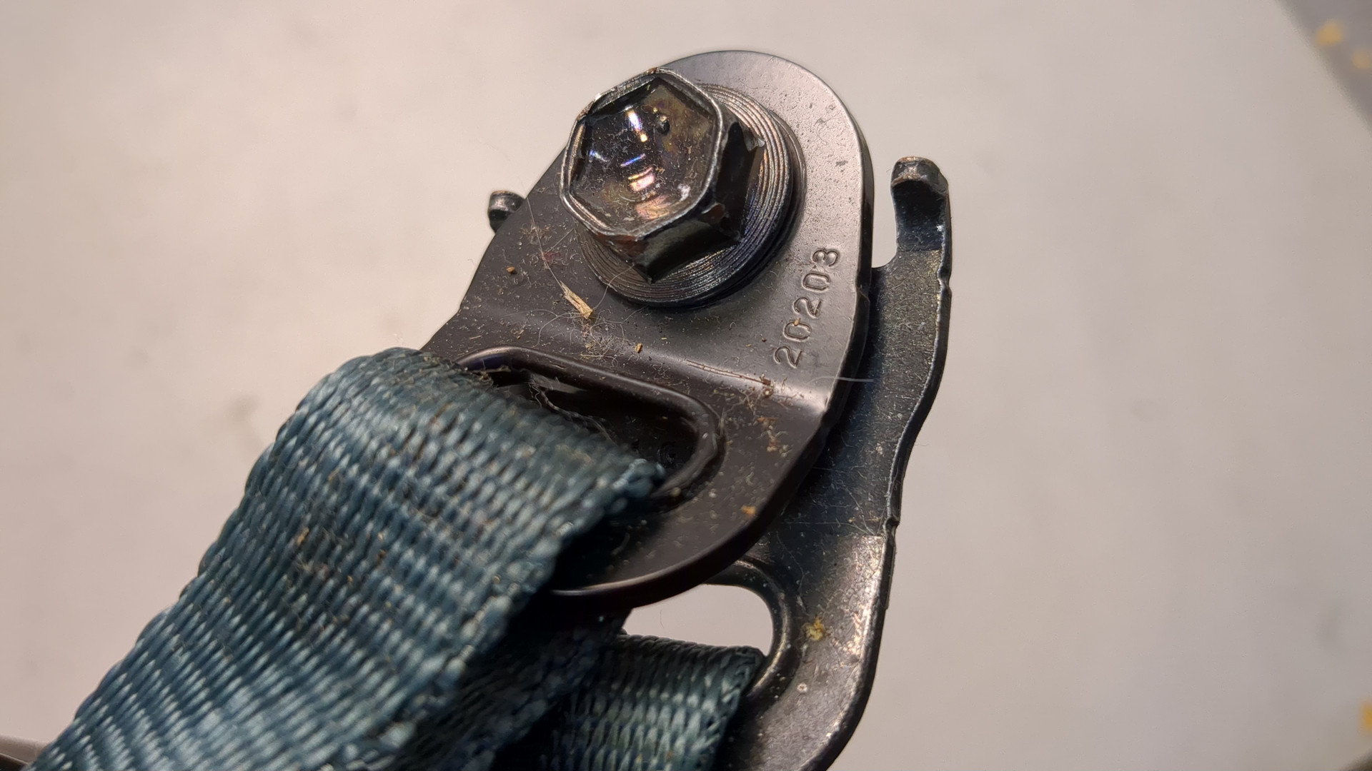 Ответная часть ремня безопасности