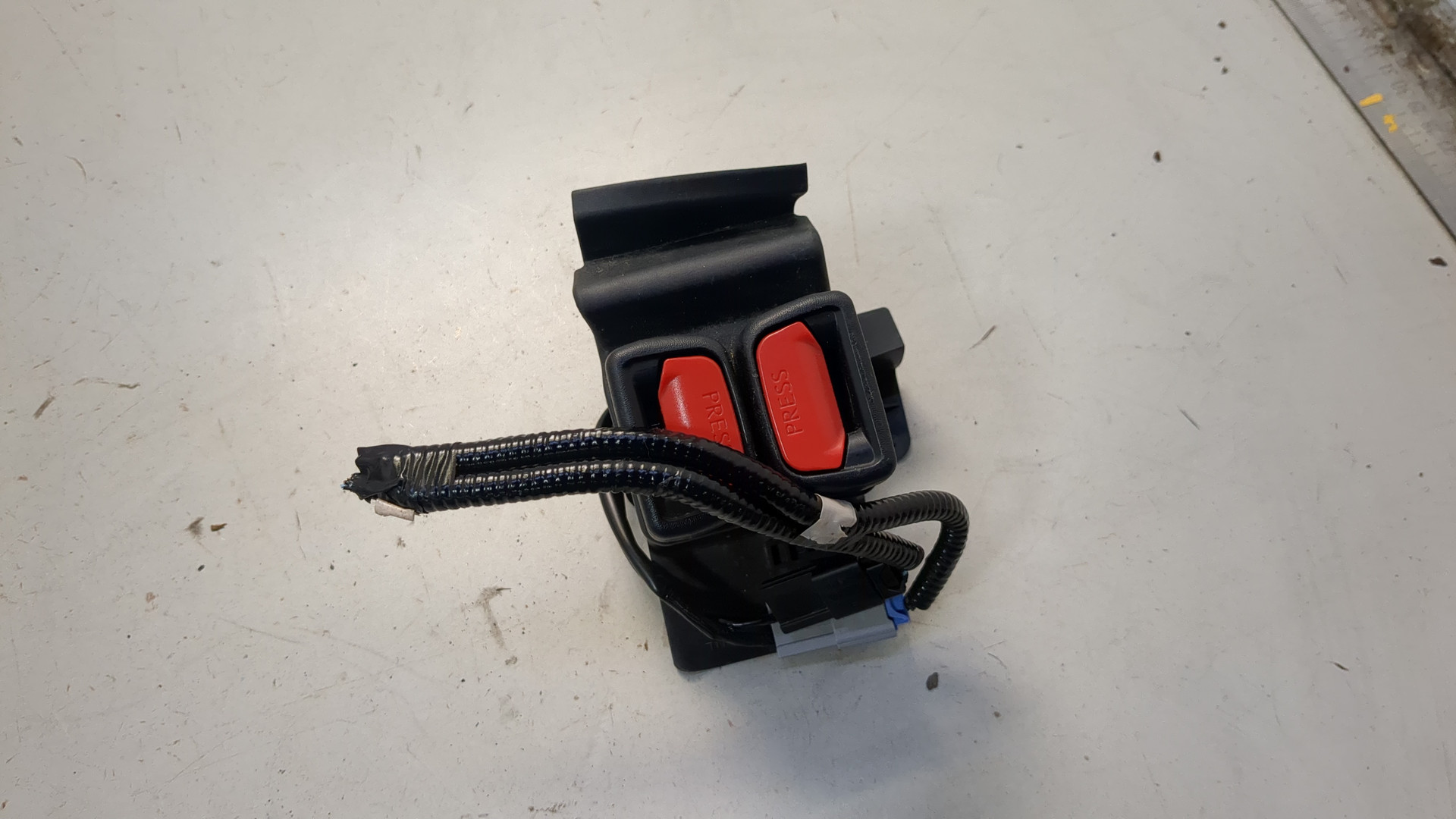 Ответная часть ремня безопасности