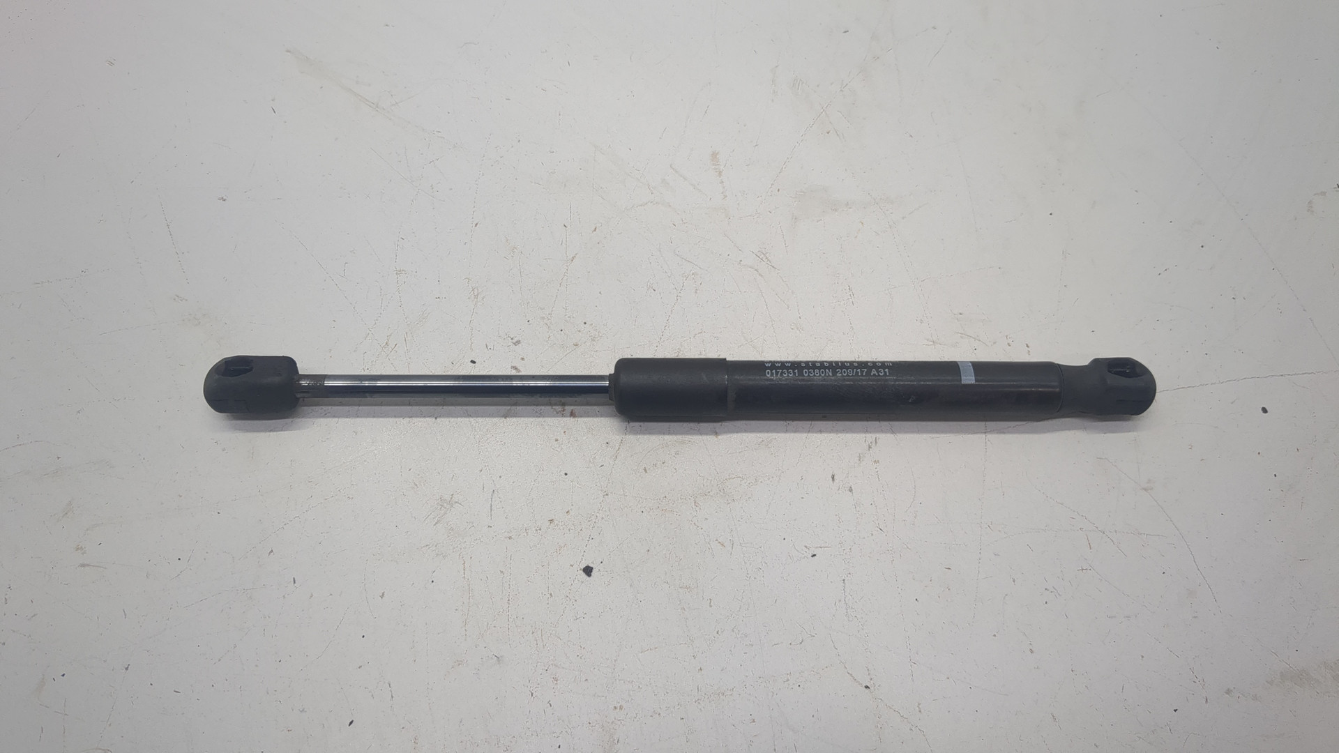 Амортизатор капота