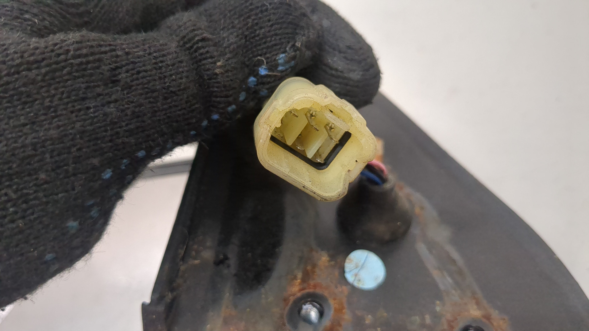 Зеркало левое электрическое