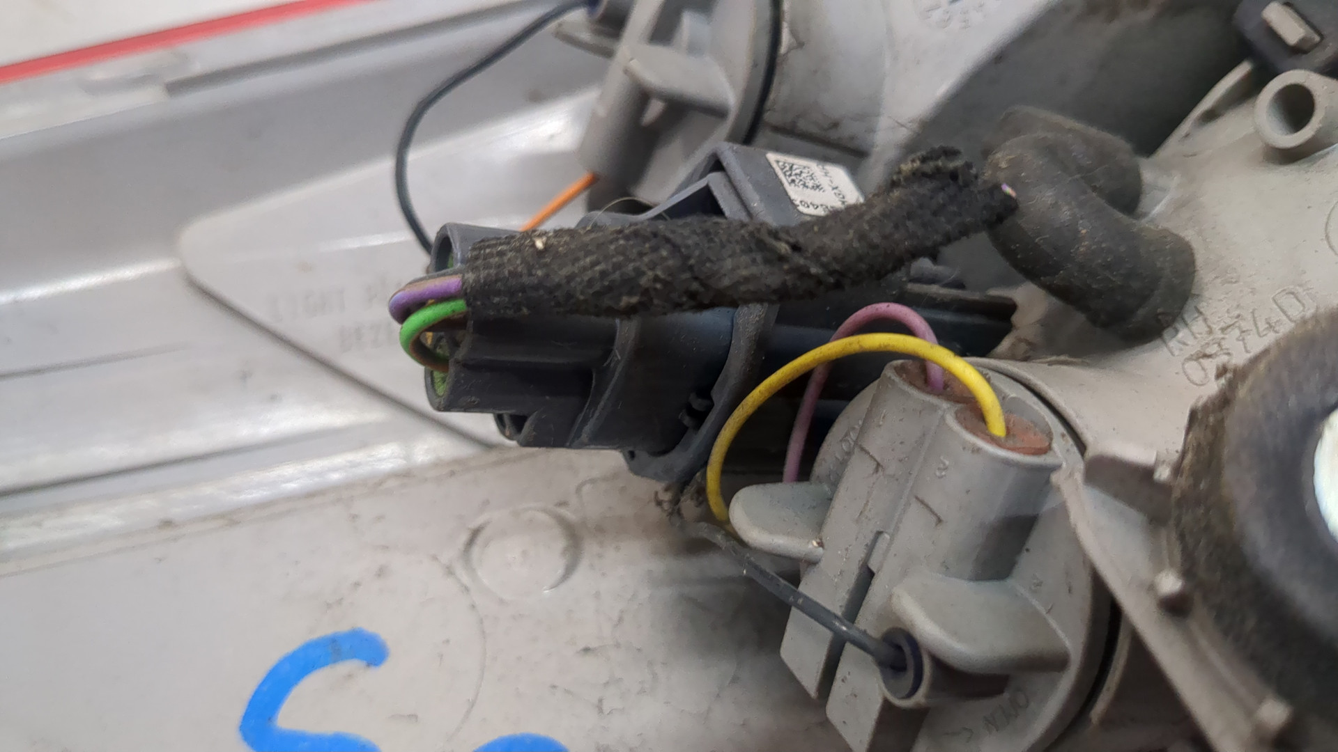 Фонарь задний правый