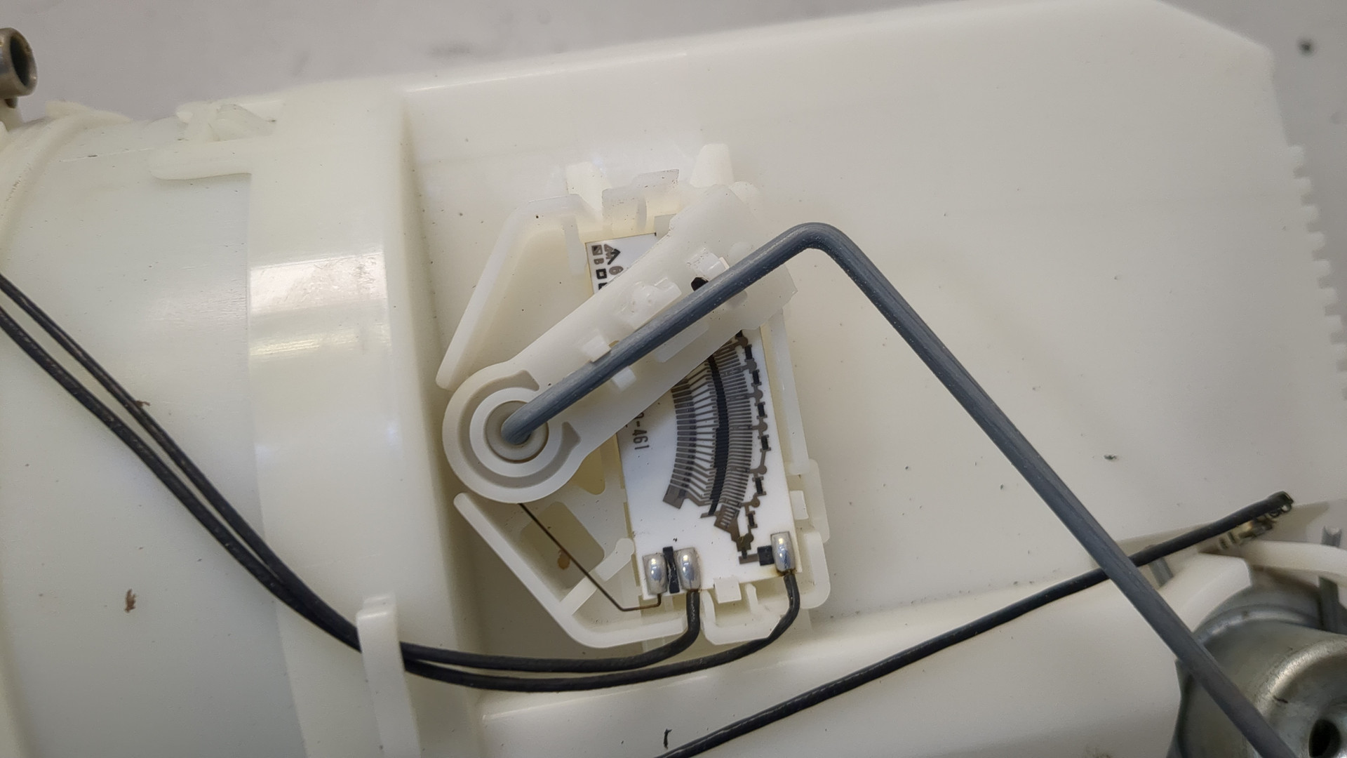 Насос топливный электрический