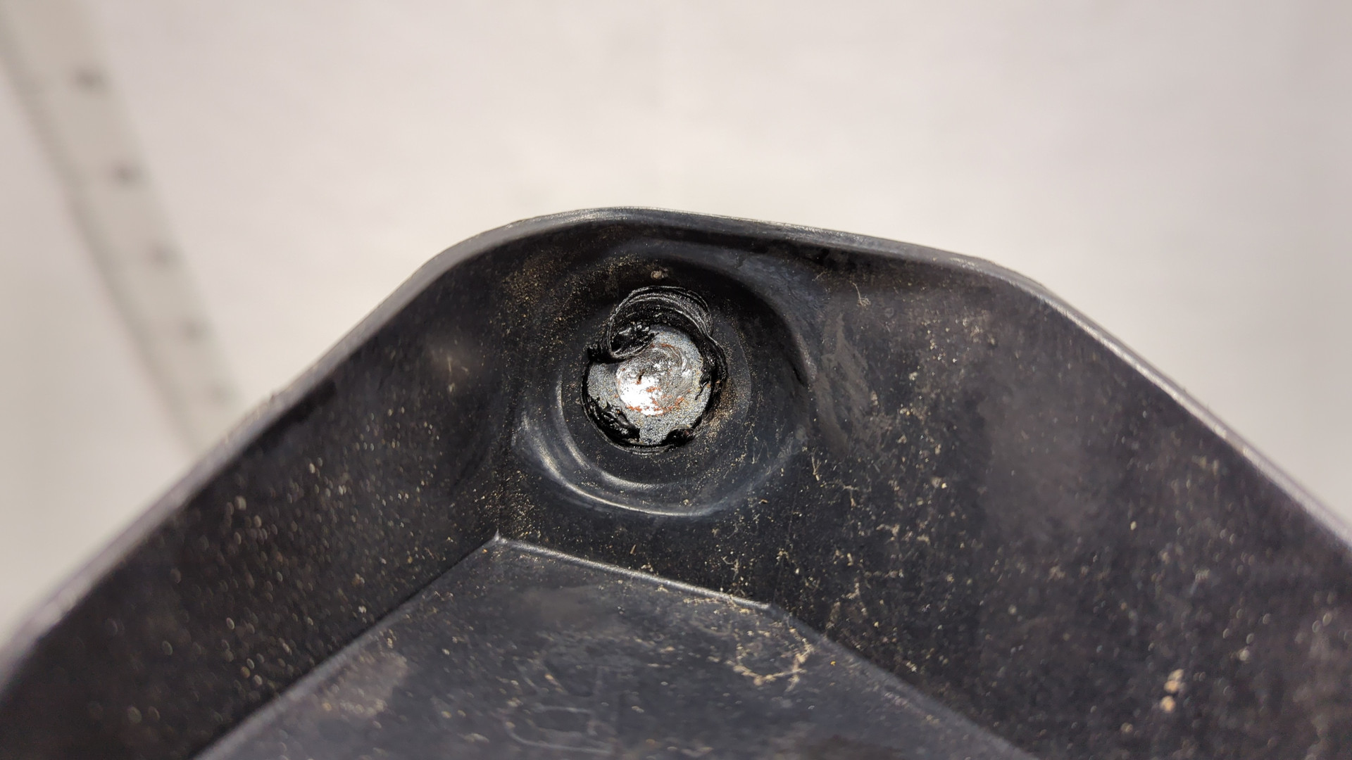 Кронштейн заднего бампера правый