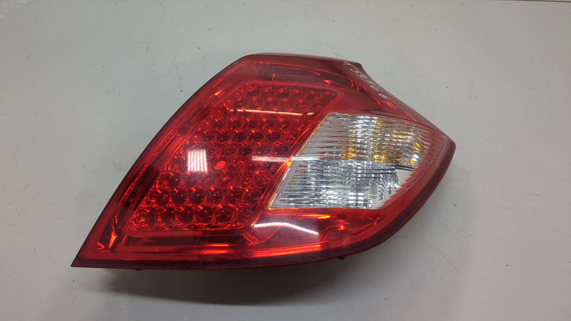 Фонарь задний правый
