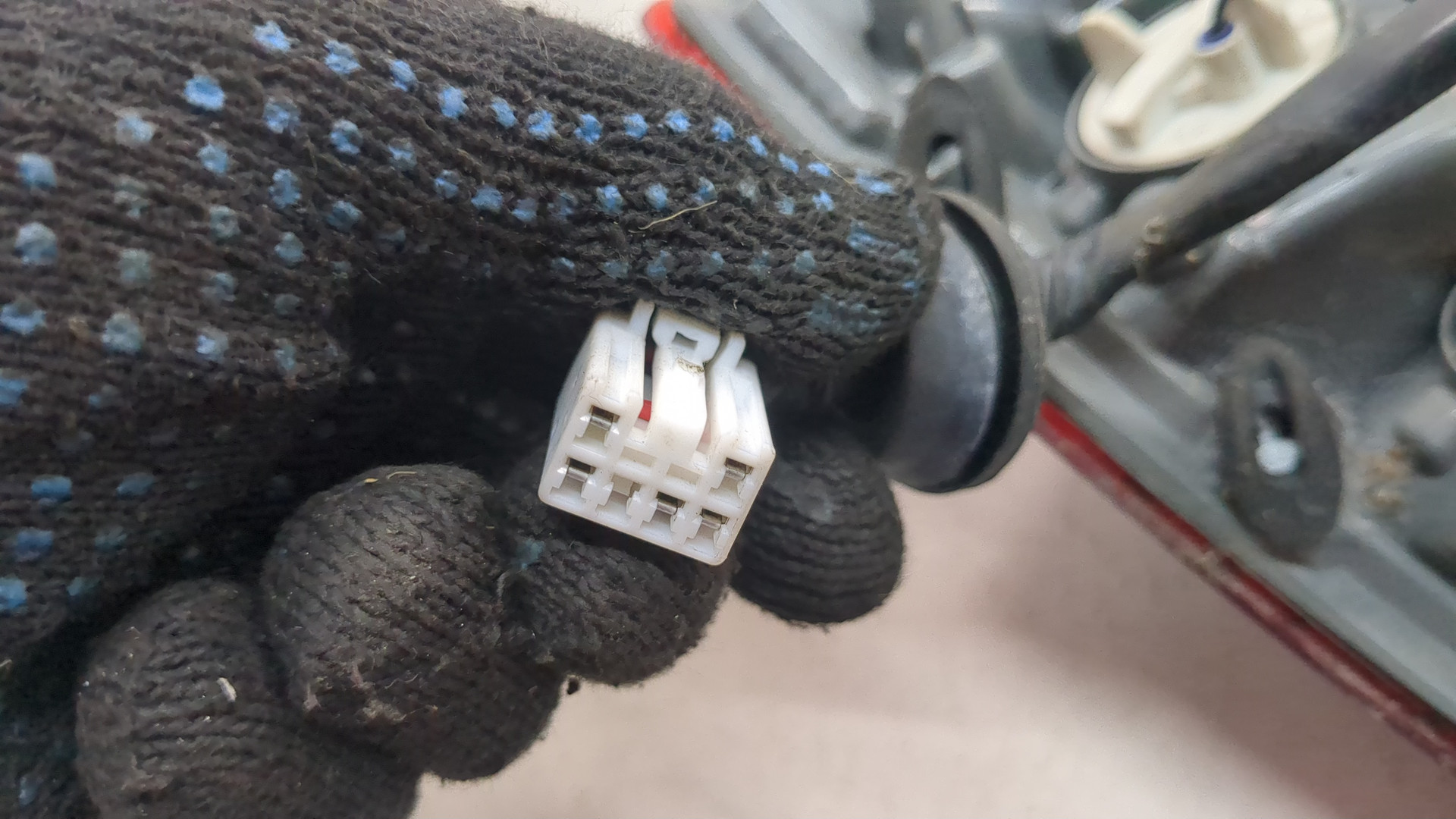 Фонарь задний правый