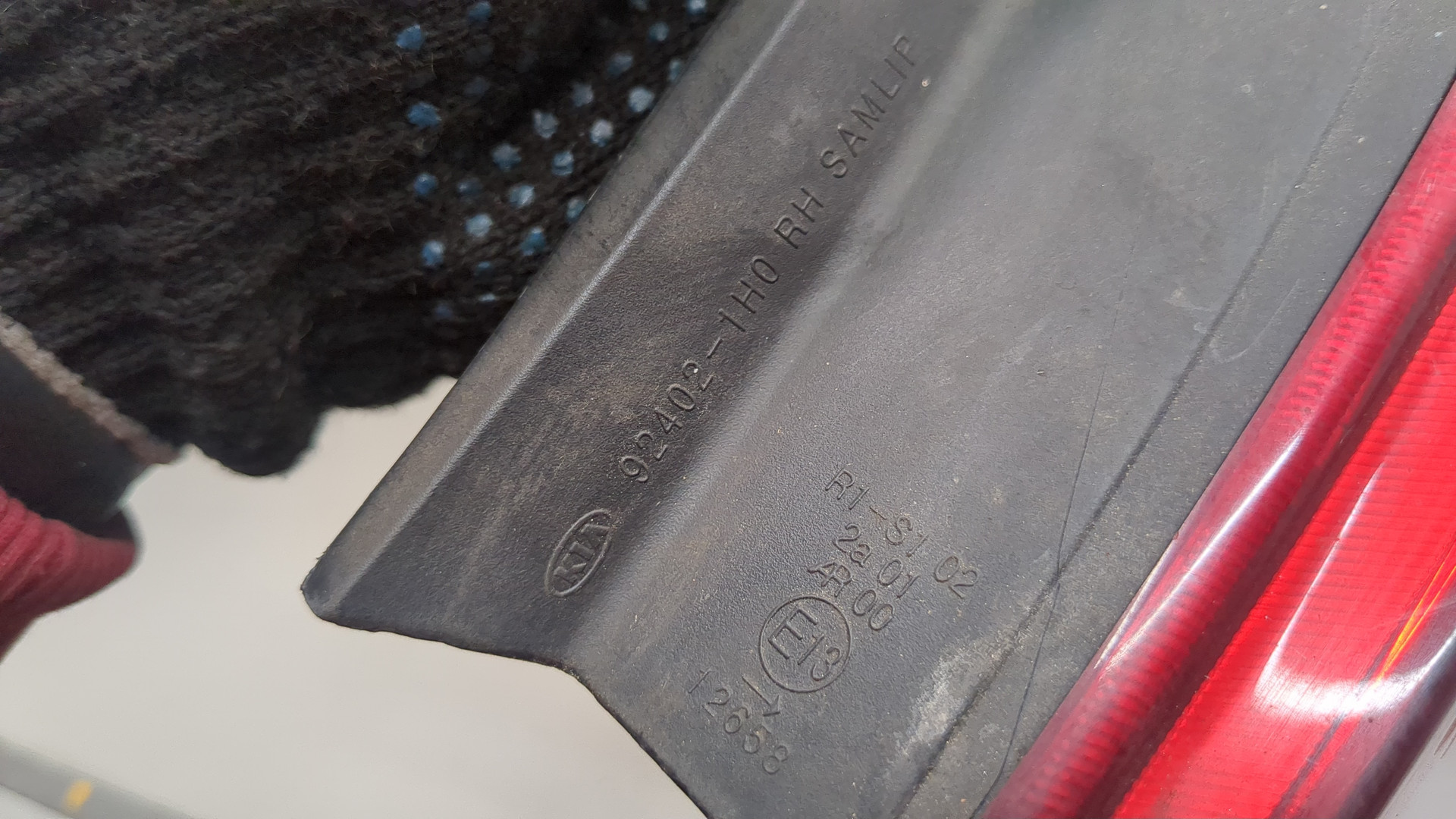 Фонарь задний правый