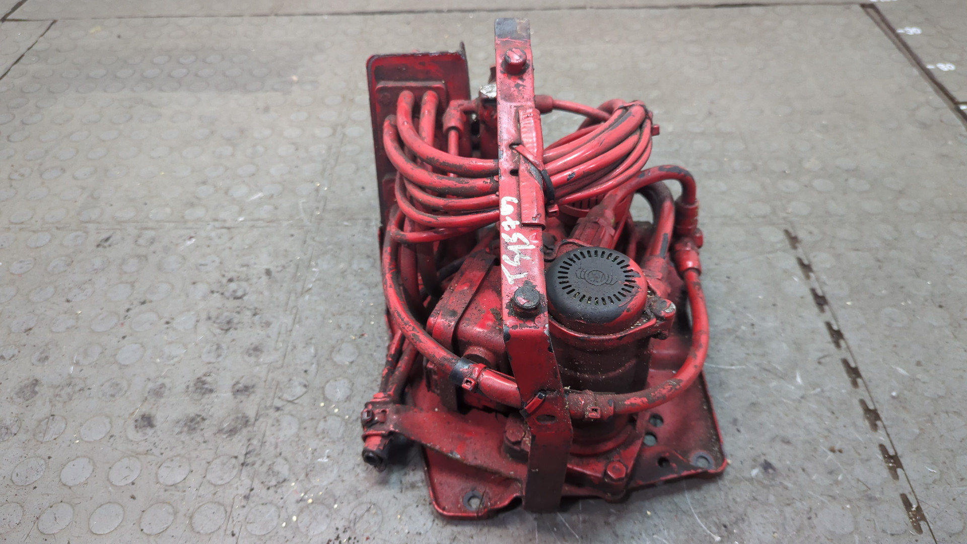 Кран управления тормозами прицепа