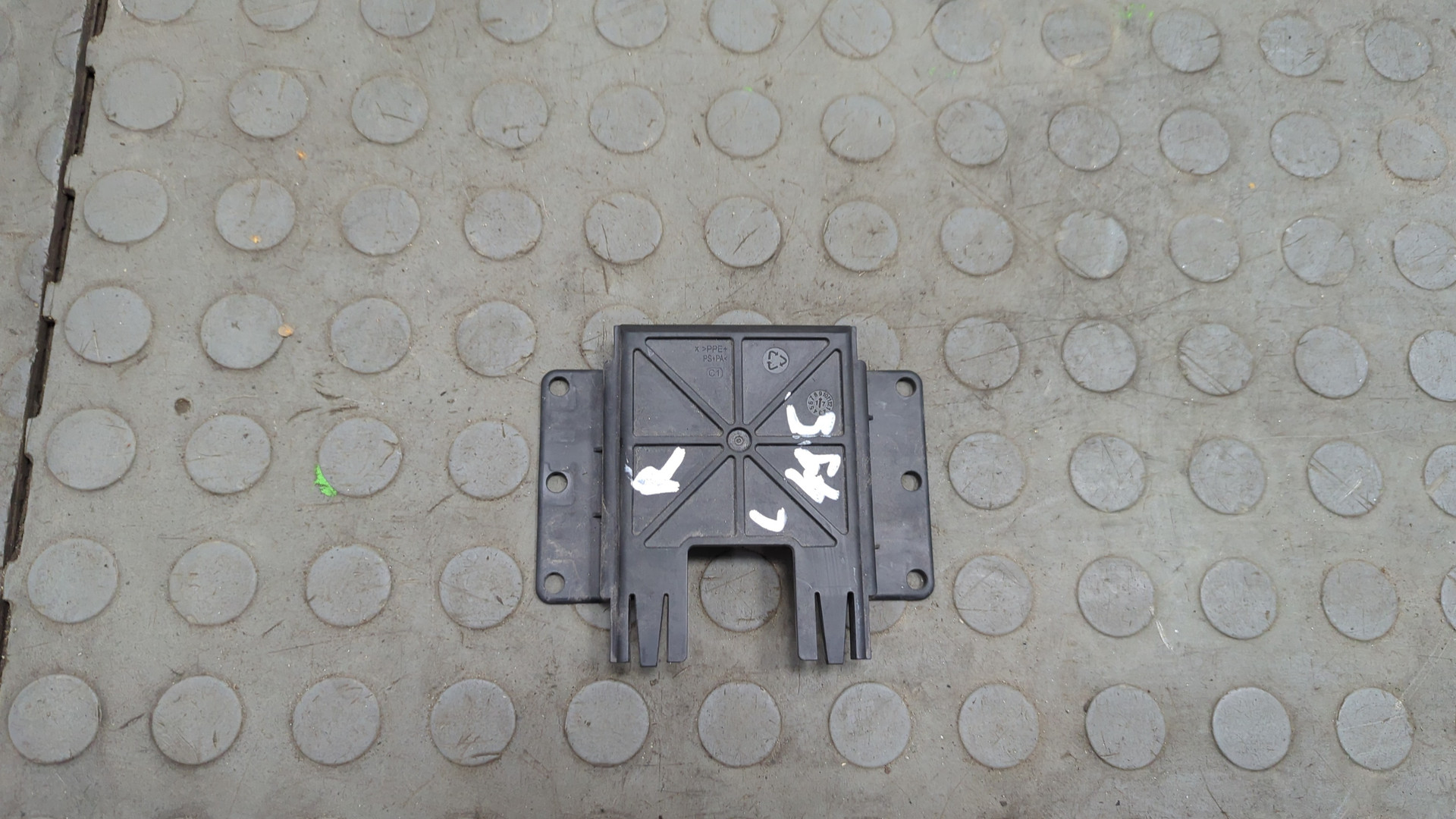 Кронштейн (сопут. товар)