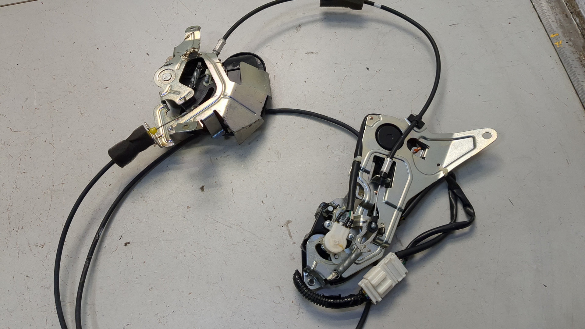 Замок багажника