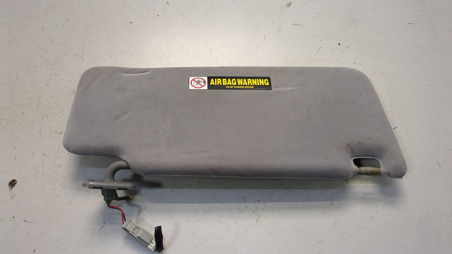 Козырек солнцезащитный