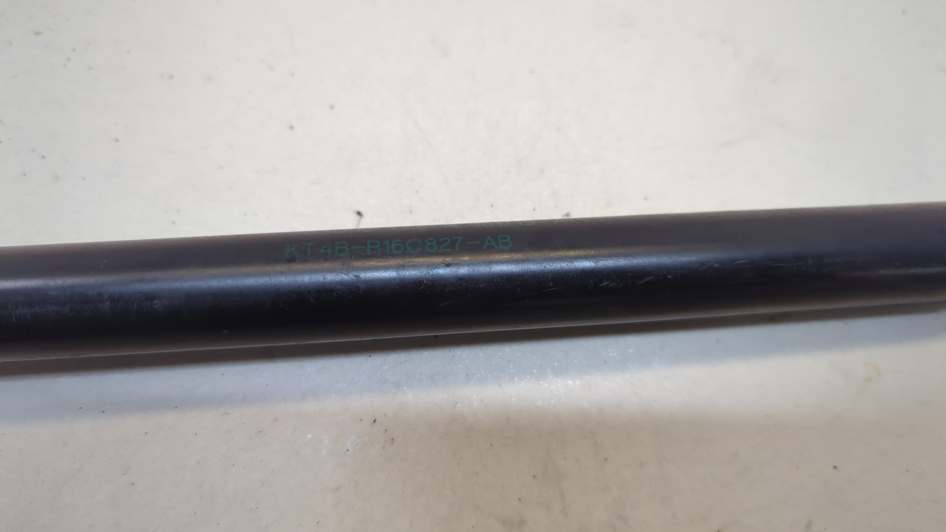 Амортизатор капота