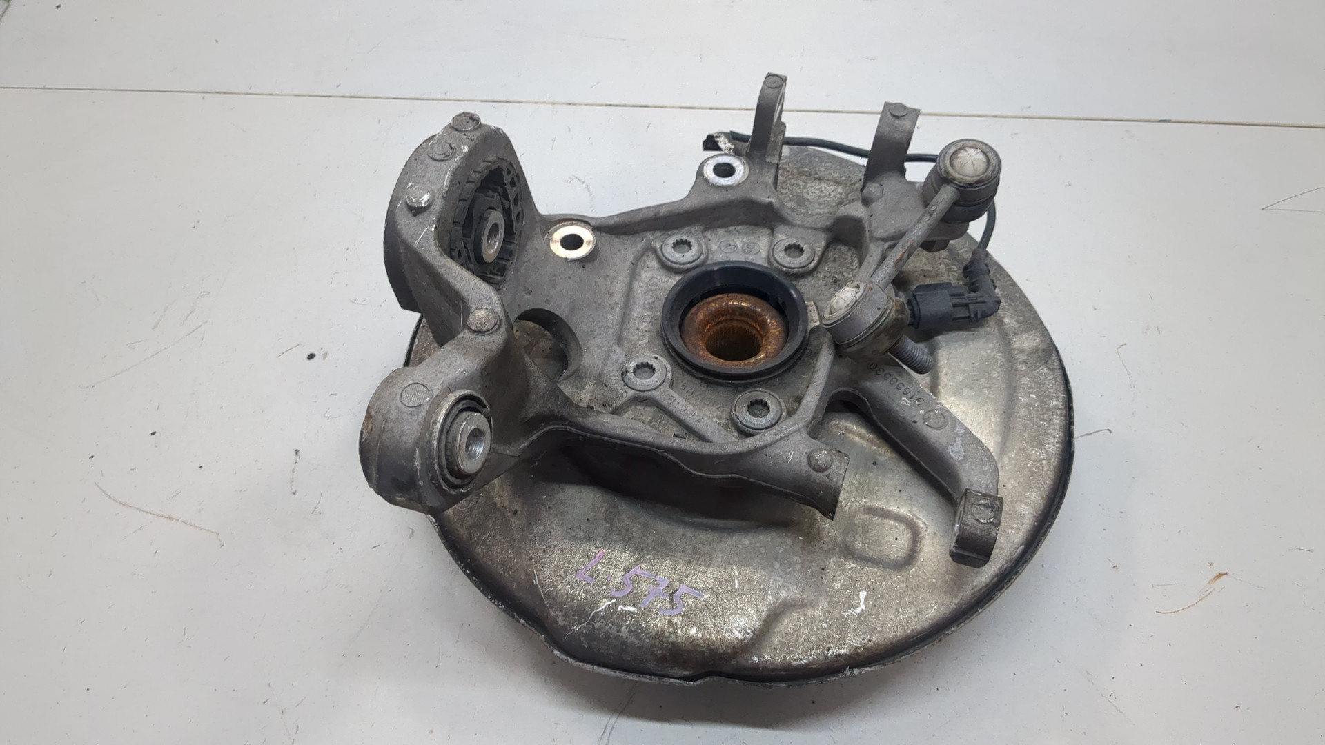 Кулак поворотный задний правый