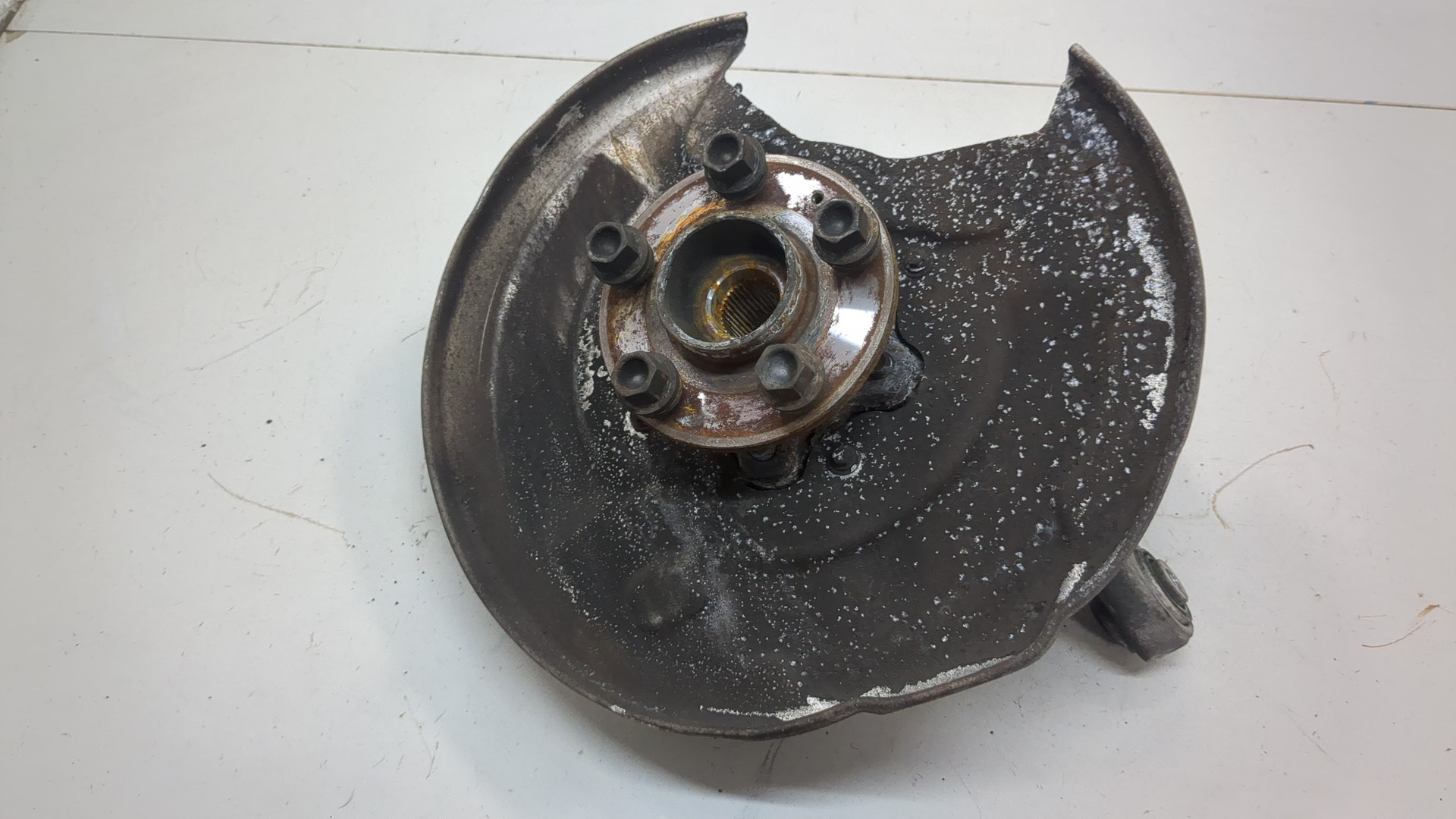 Кулак поворотный задний правый