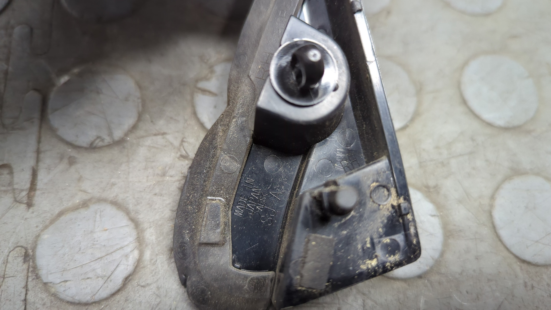 Накладка переднего крыла правого