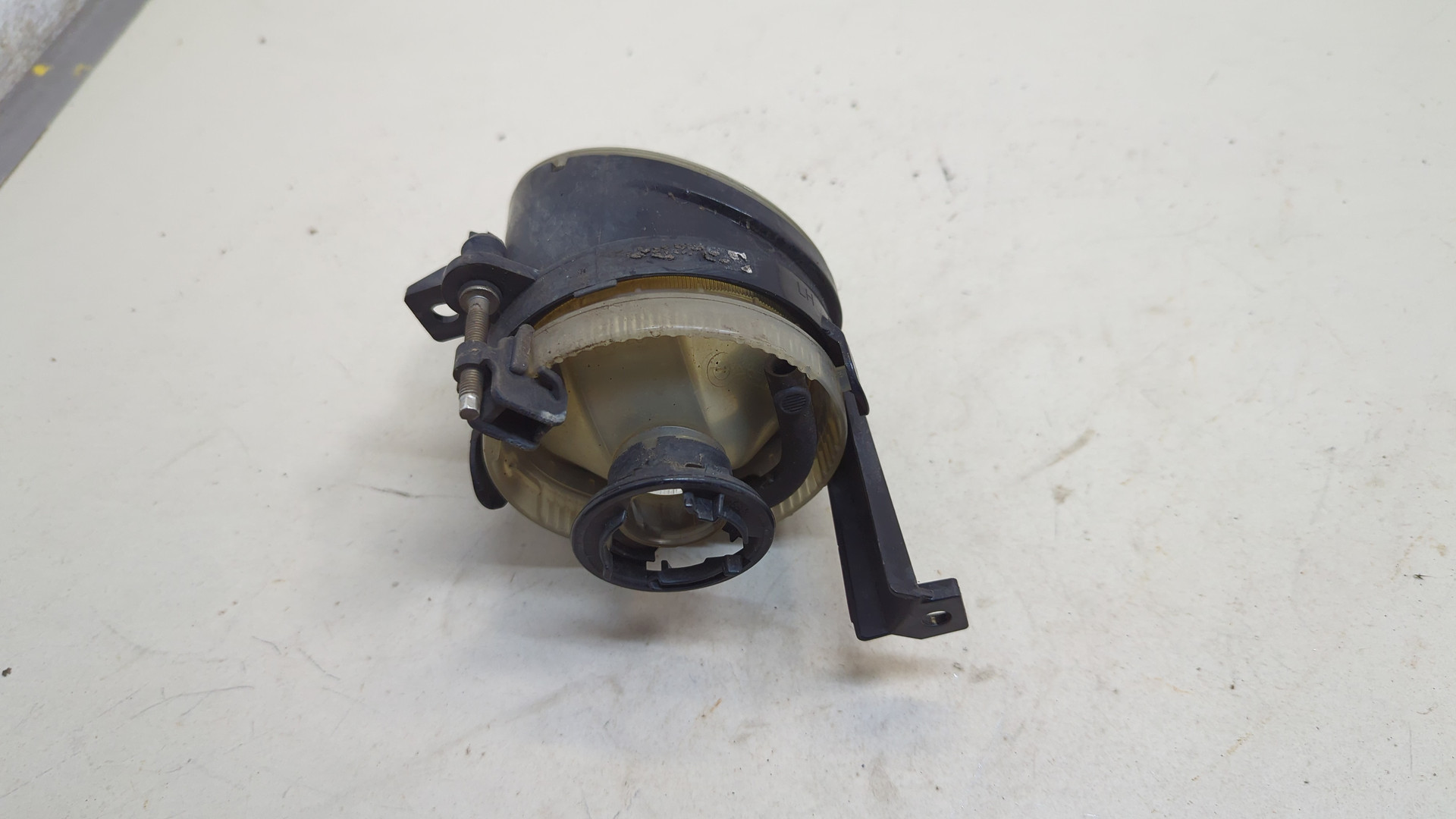 Фара противотуманная левая