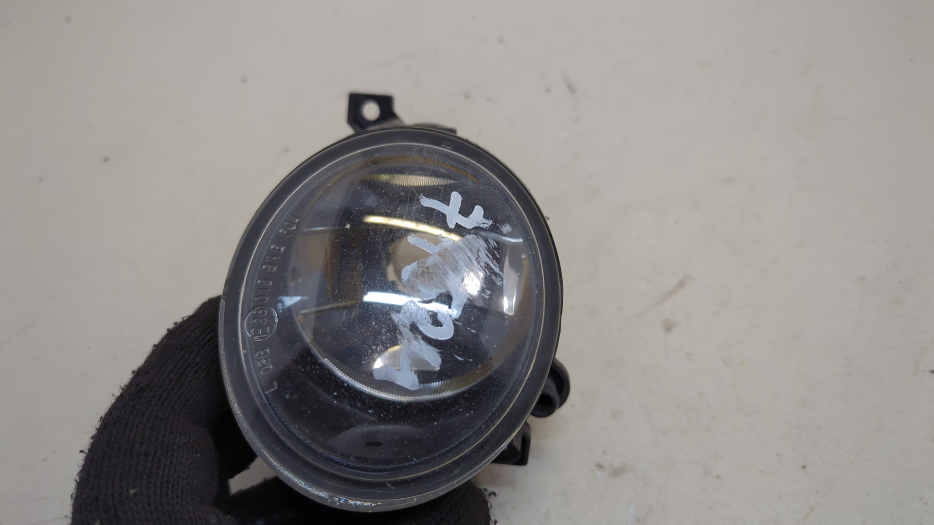 Фара противотуманная левая