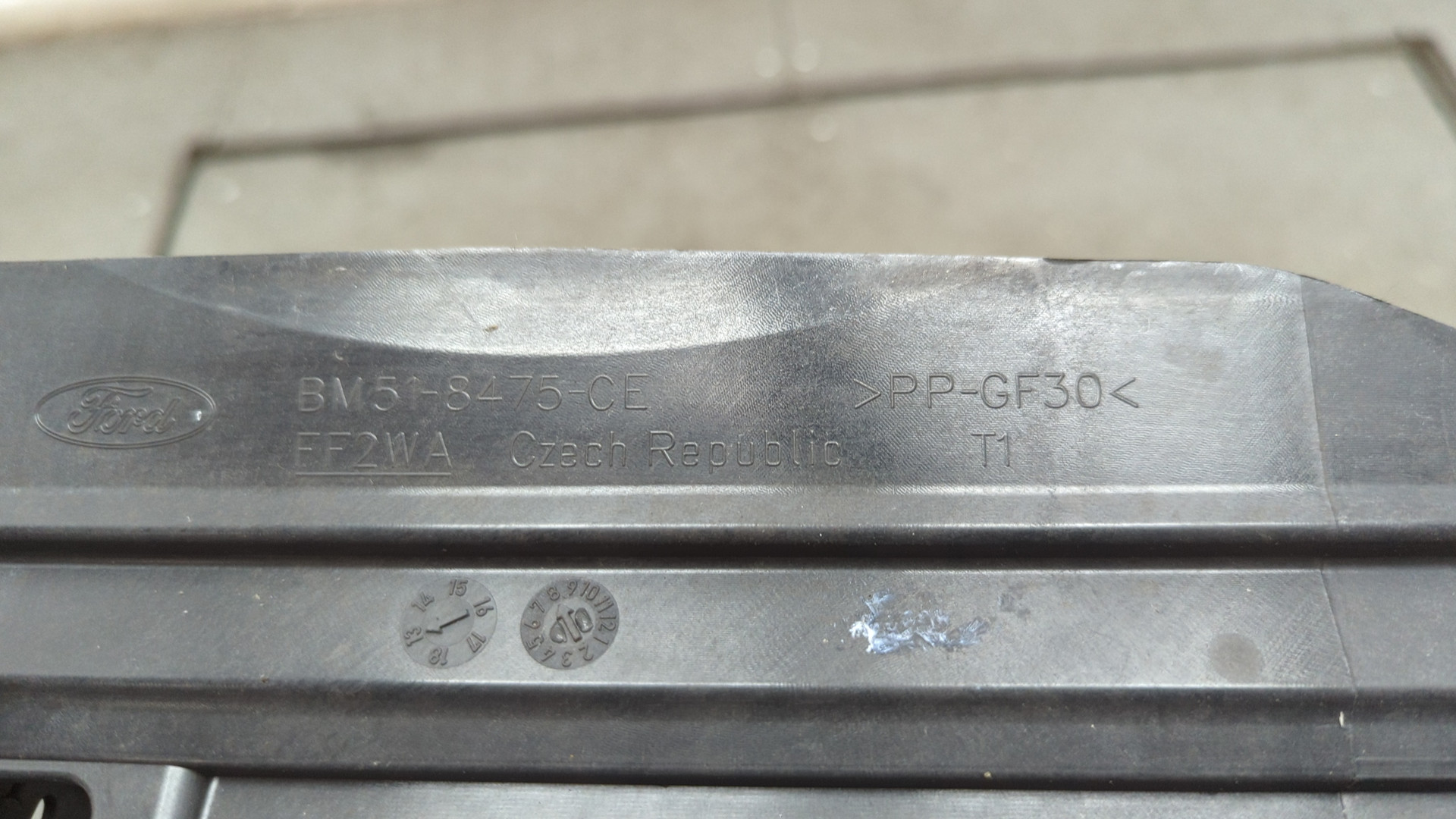 Жалюзи (воздуховод) бампера переднего