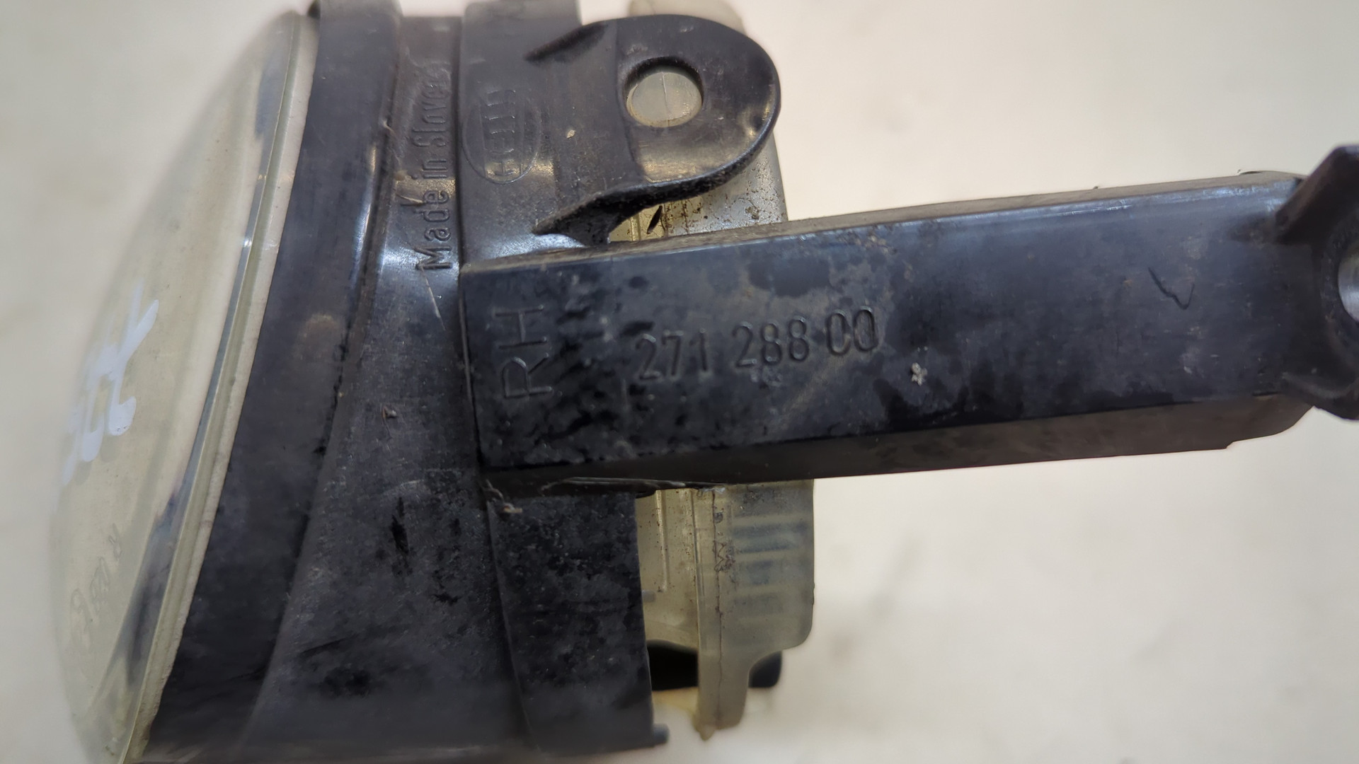 Фара противотуманная правая