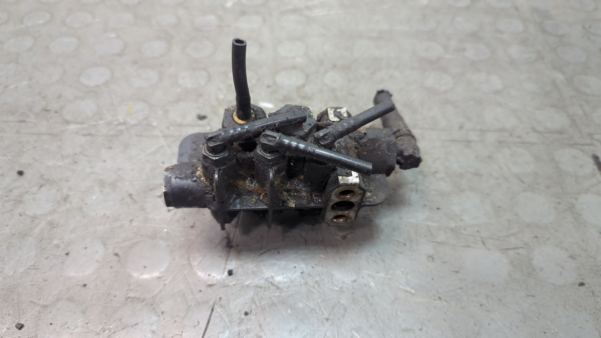 Распределитель тормозных сил