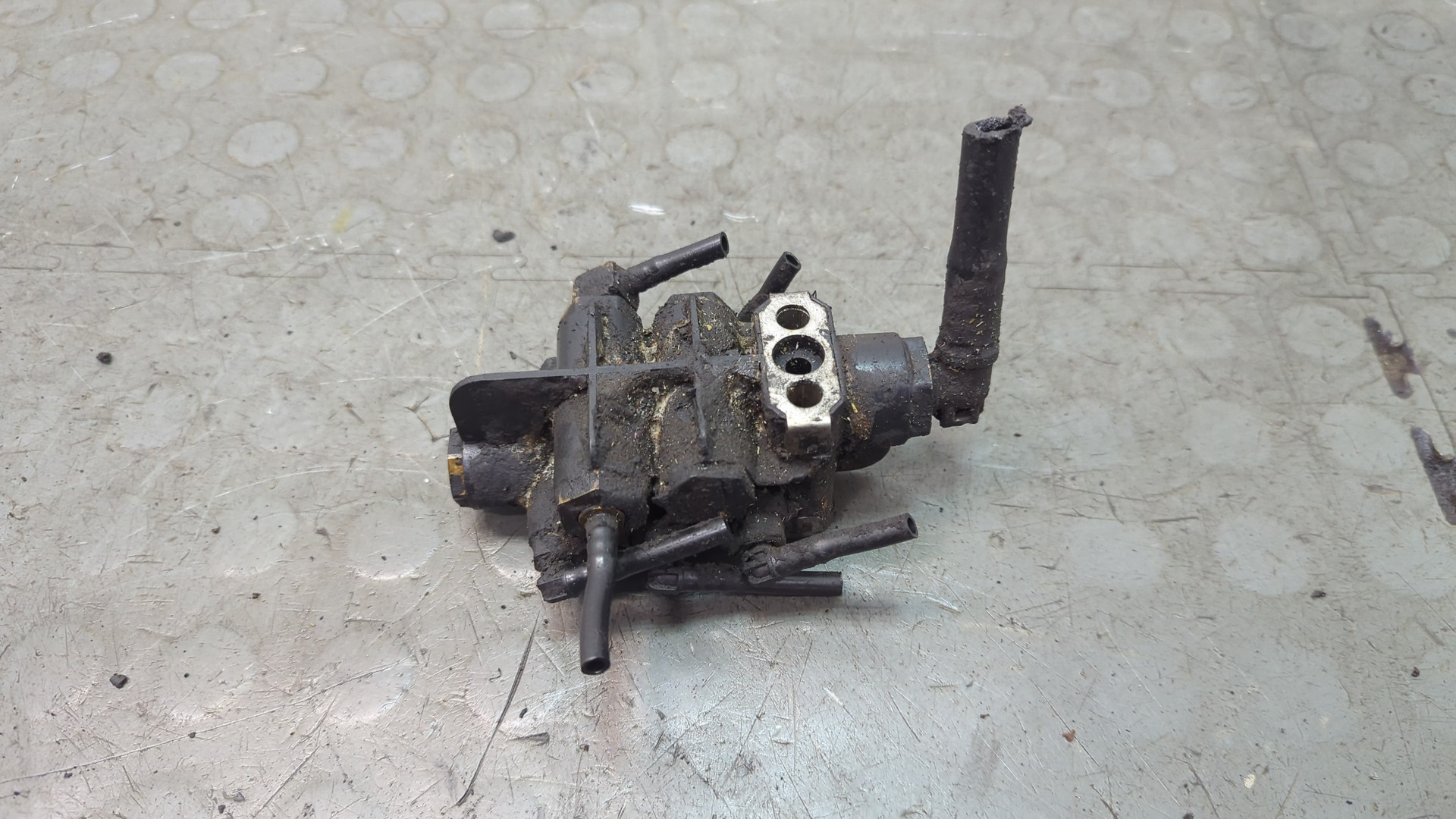 Распределитель тормозных сил