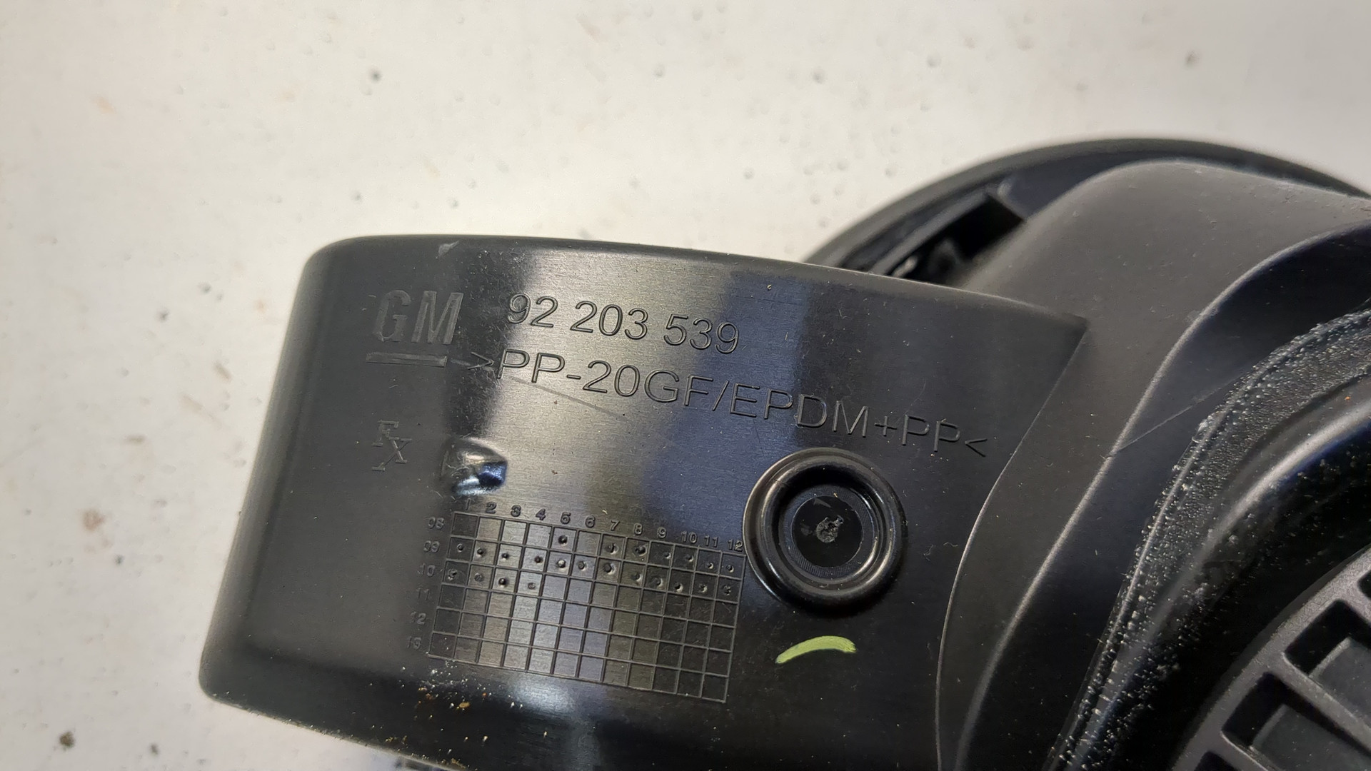 Лючок бензобака