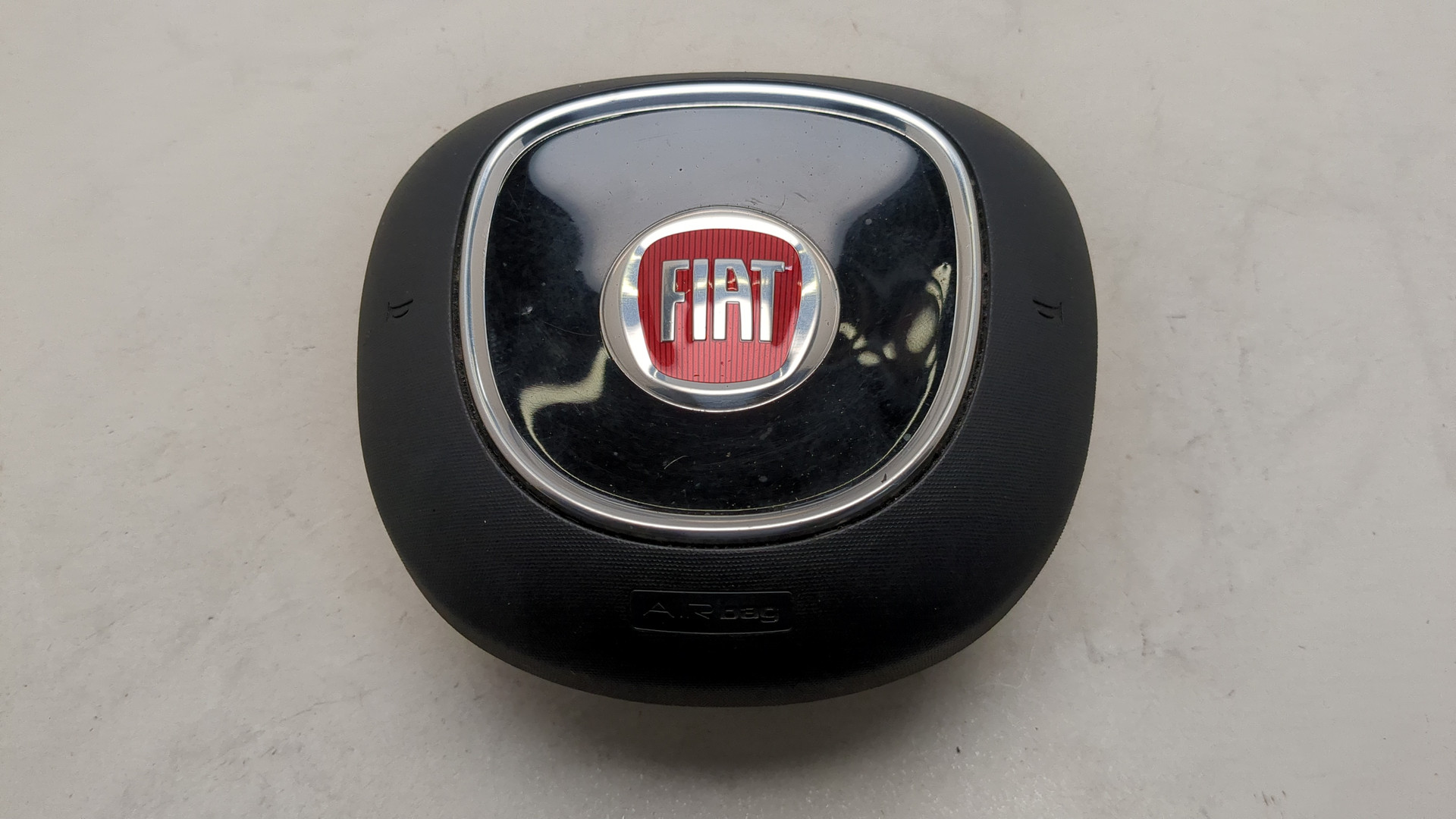 Подушка безопасности в рулевое колесо