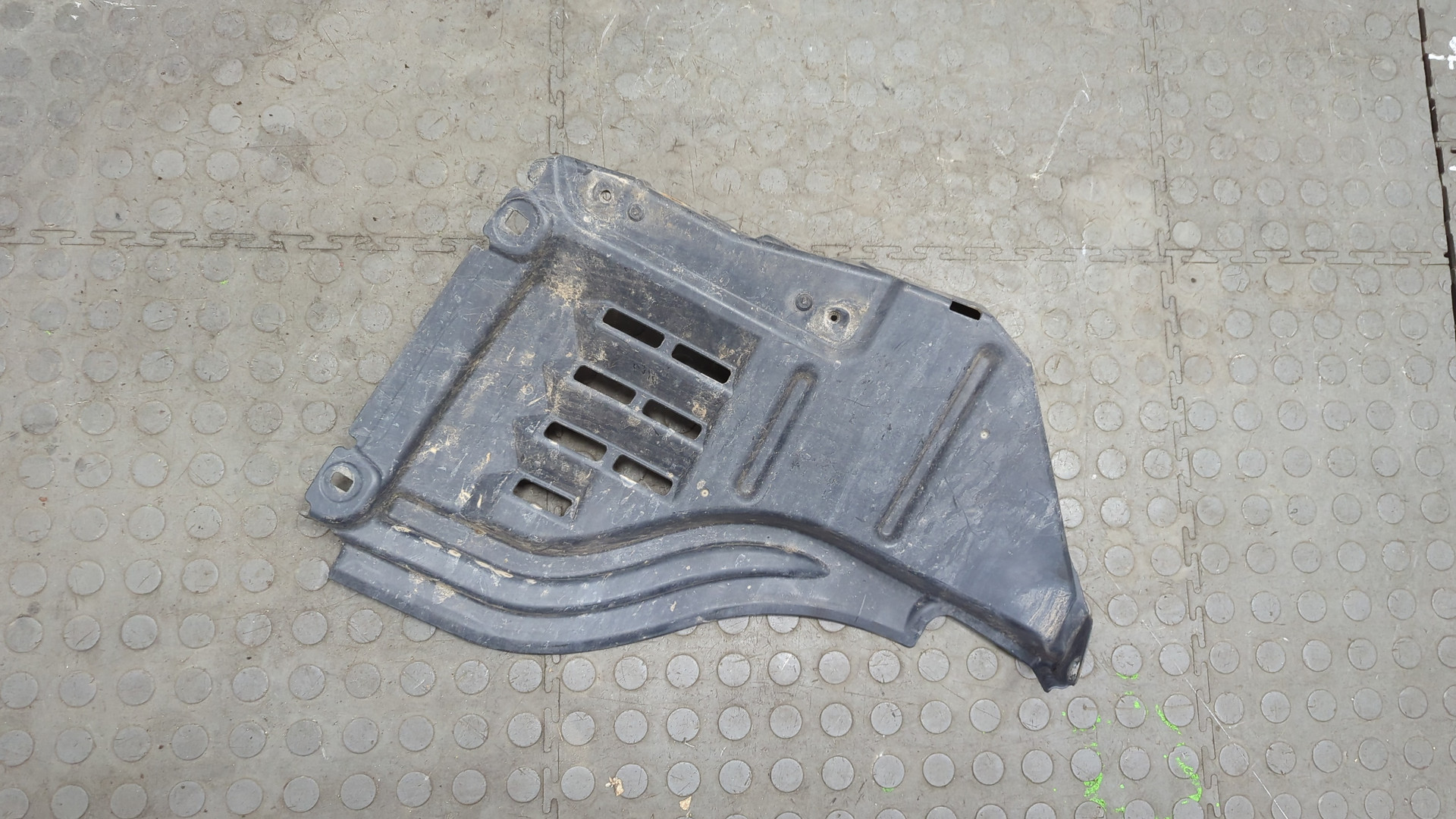 Локер передний правый