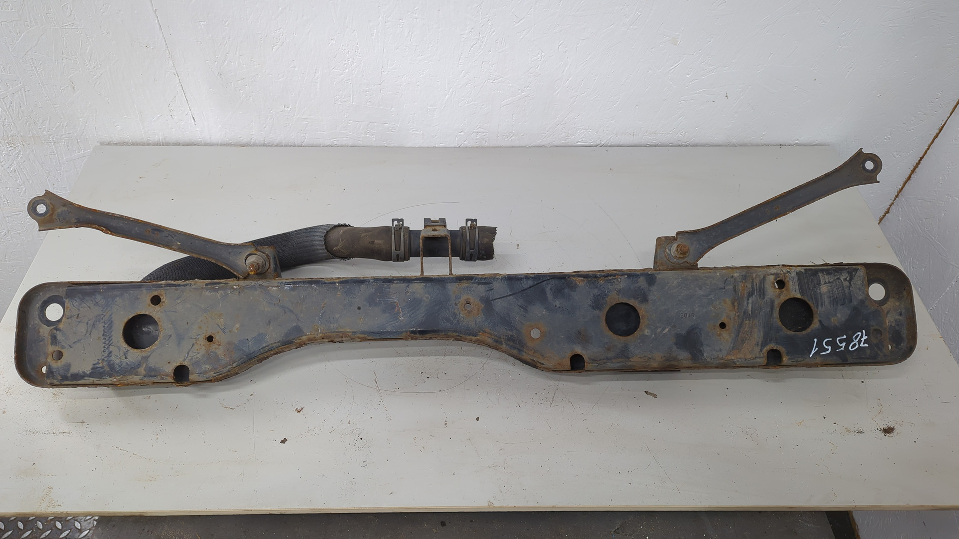 Балка подрадиаторная