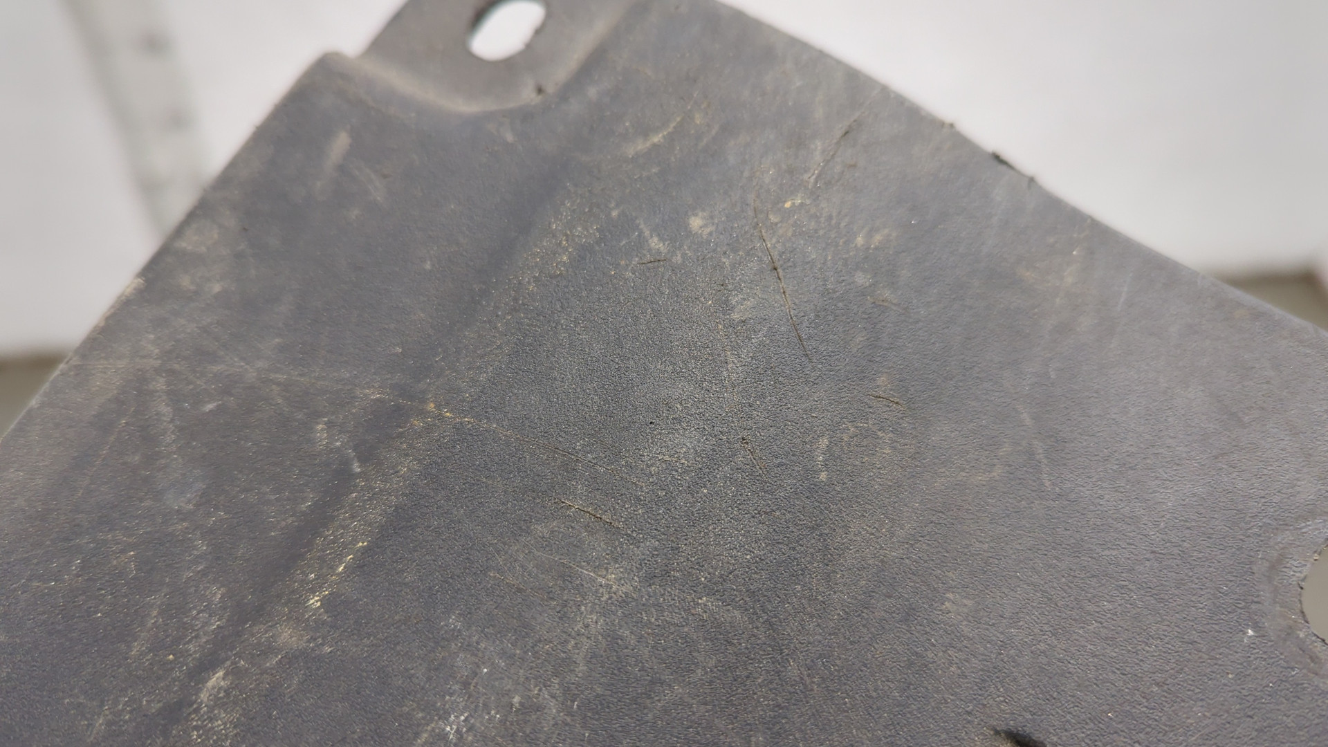 Кожух замка капота