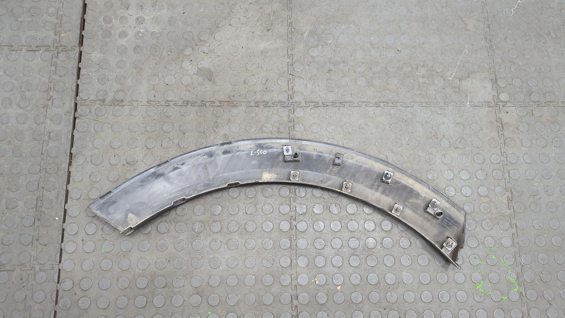 Накладка заднего крыла левого