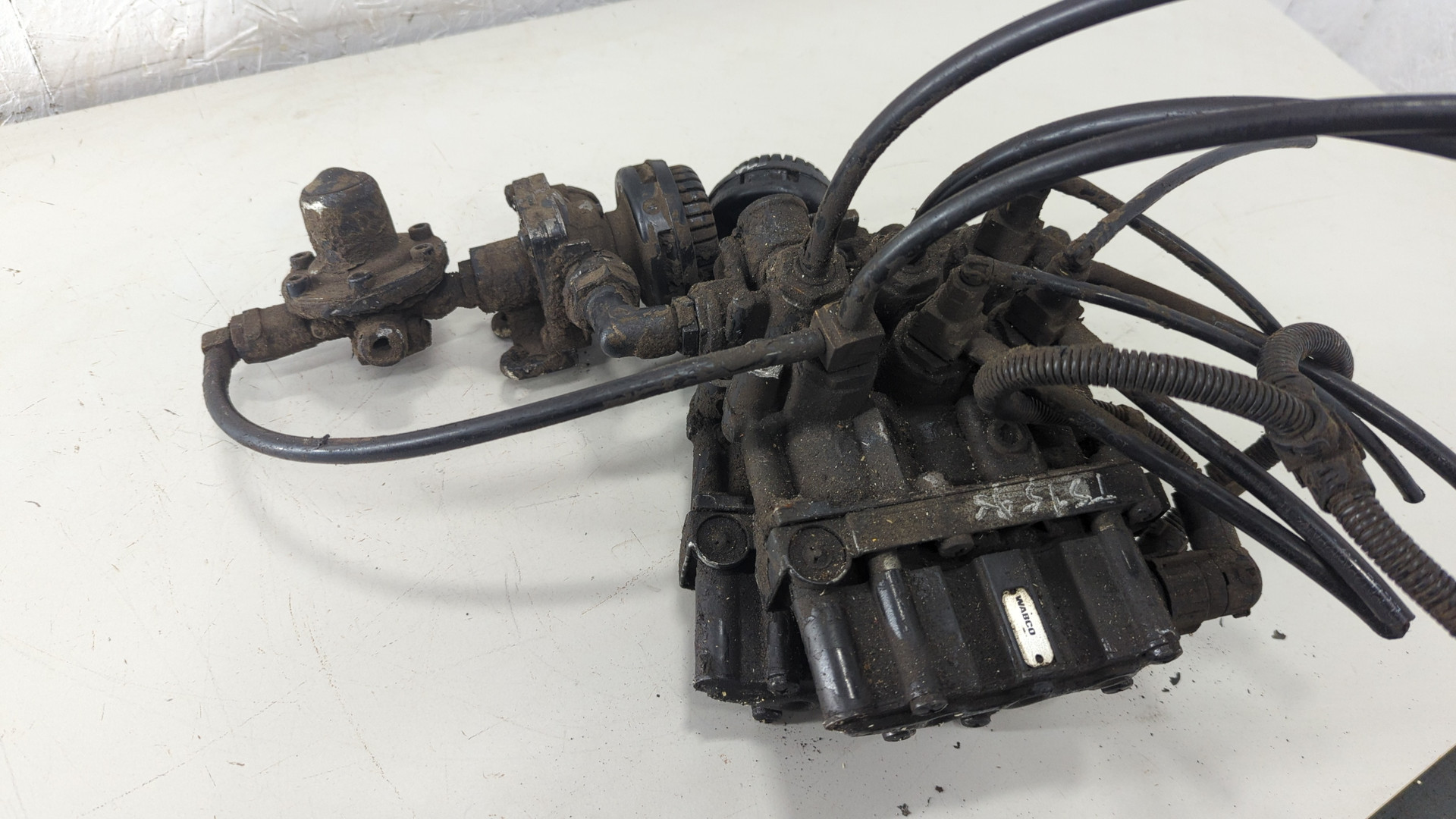 Кран уровня пола