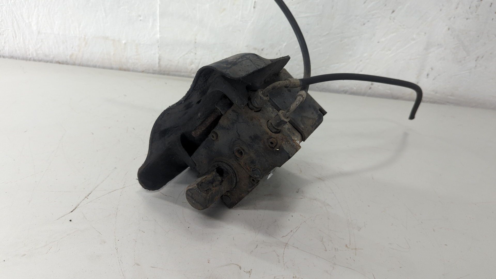 Насос подъема кабины