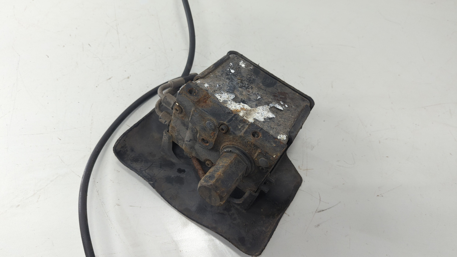 Насос подъема кабины