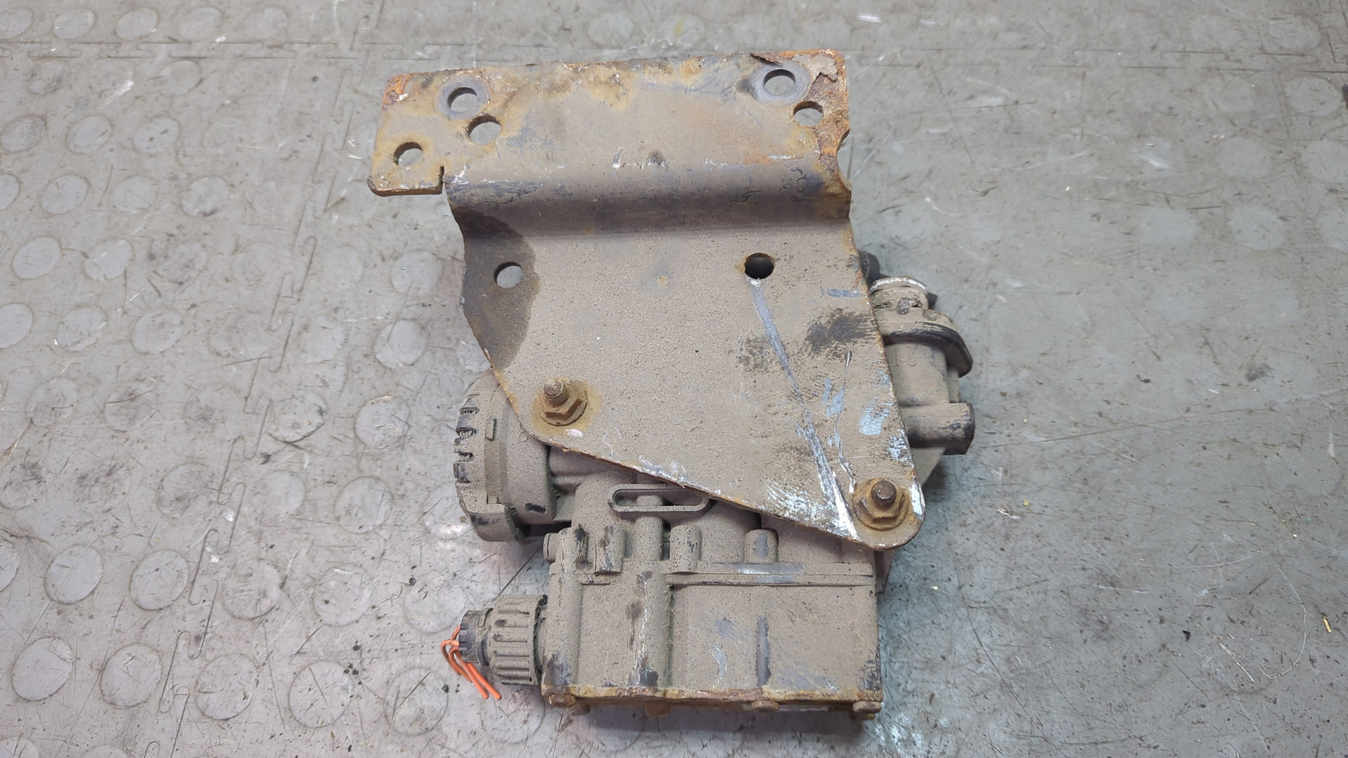 Кран уровня пола