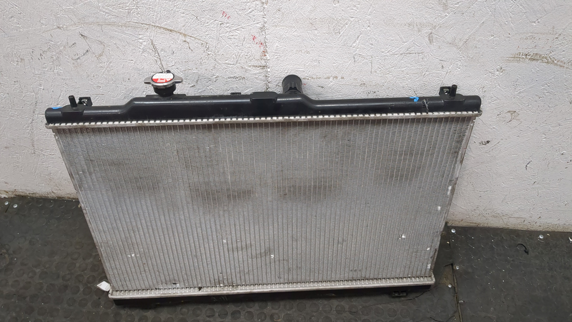 Радиатор охлаждения двигателя основной