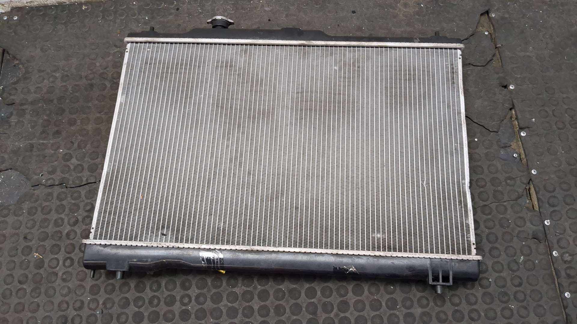 Радиатор охлаждения двигателя основной