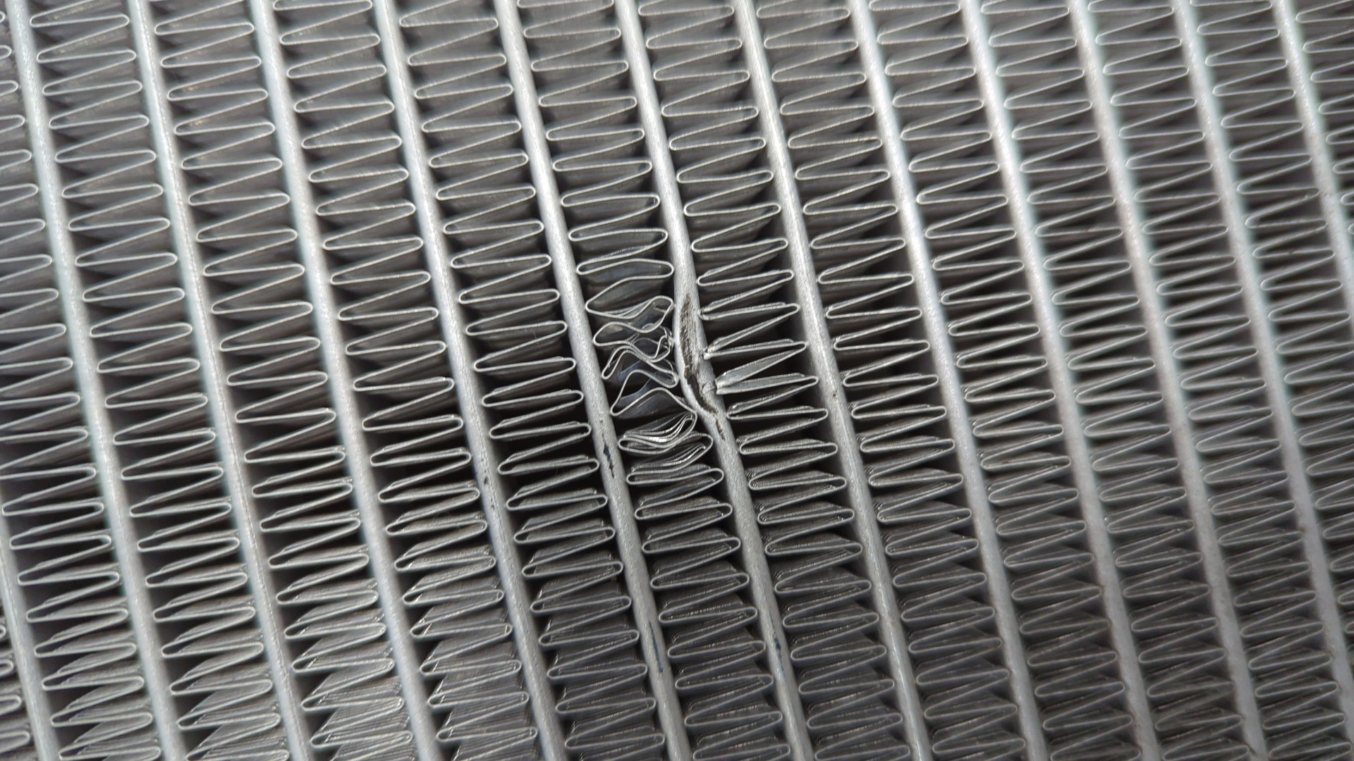 Радиатор охлаждения двигателя основной