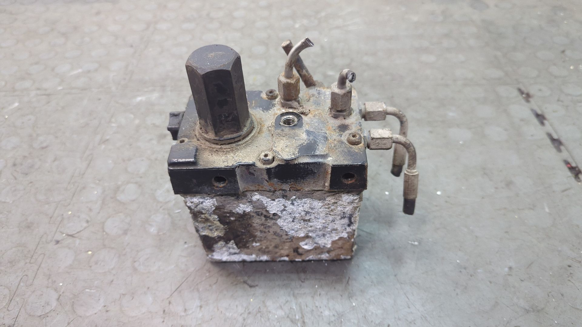 Насос подъема кабины