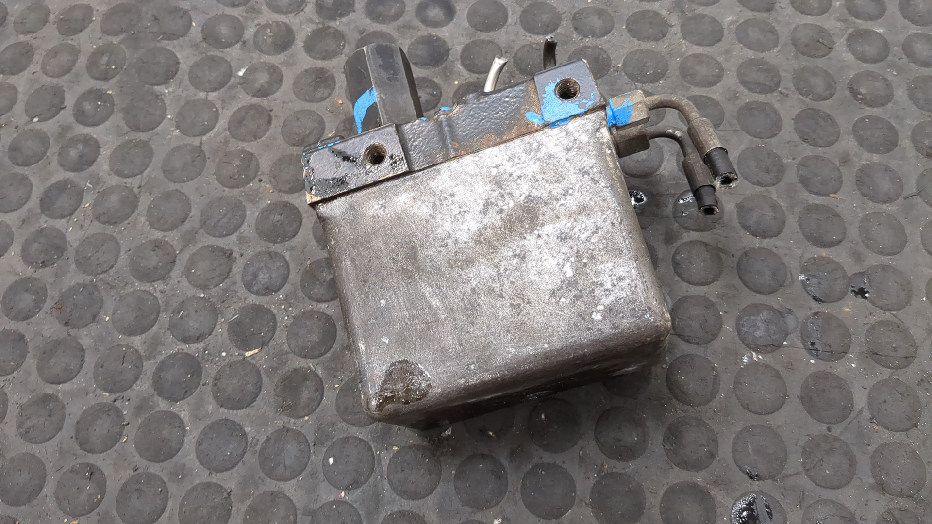 Насос подъема кабины