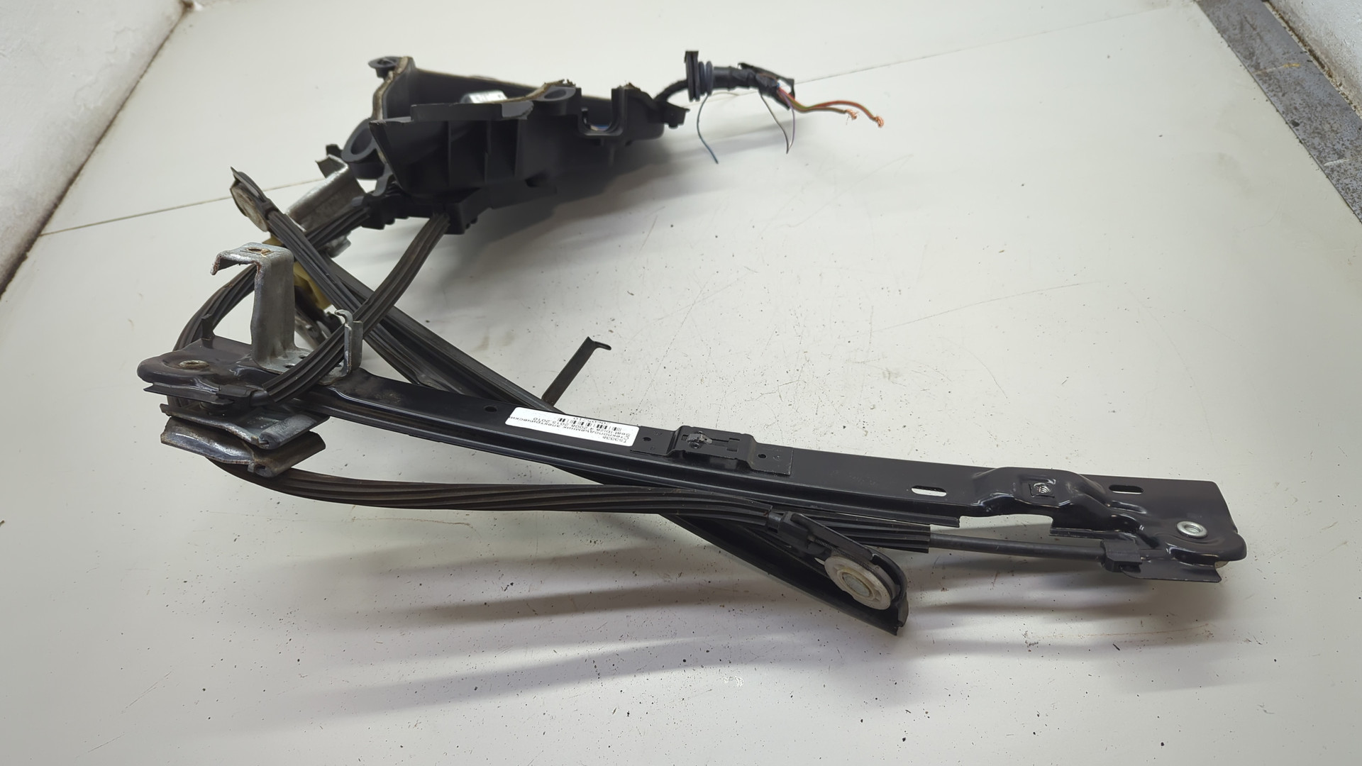 Стеклоподъемник электр. передний левый