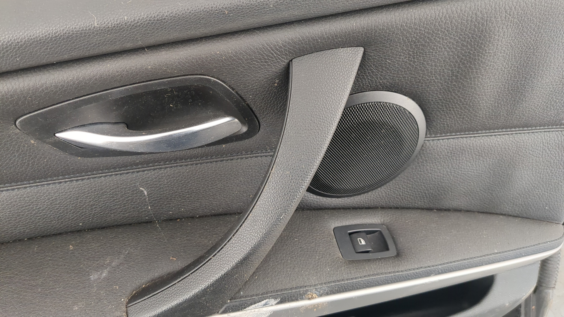 Дверь передняя левая