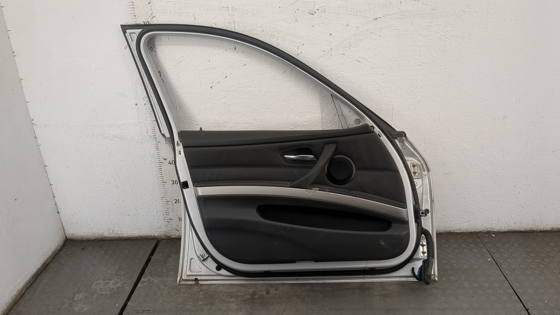 Дверь передняя левая