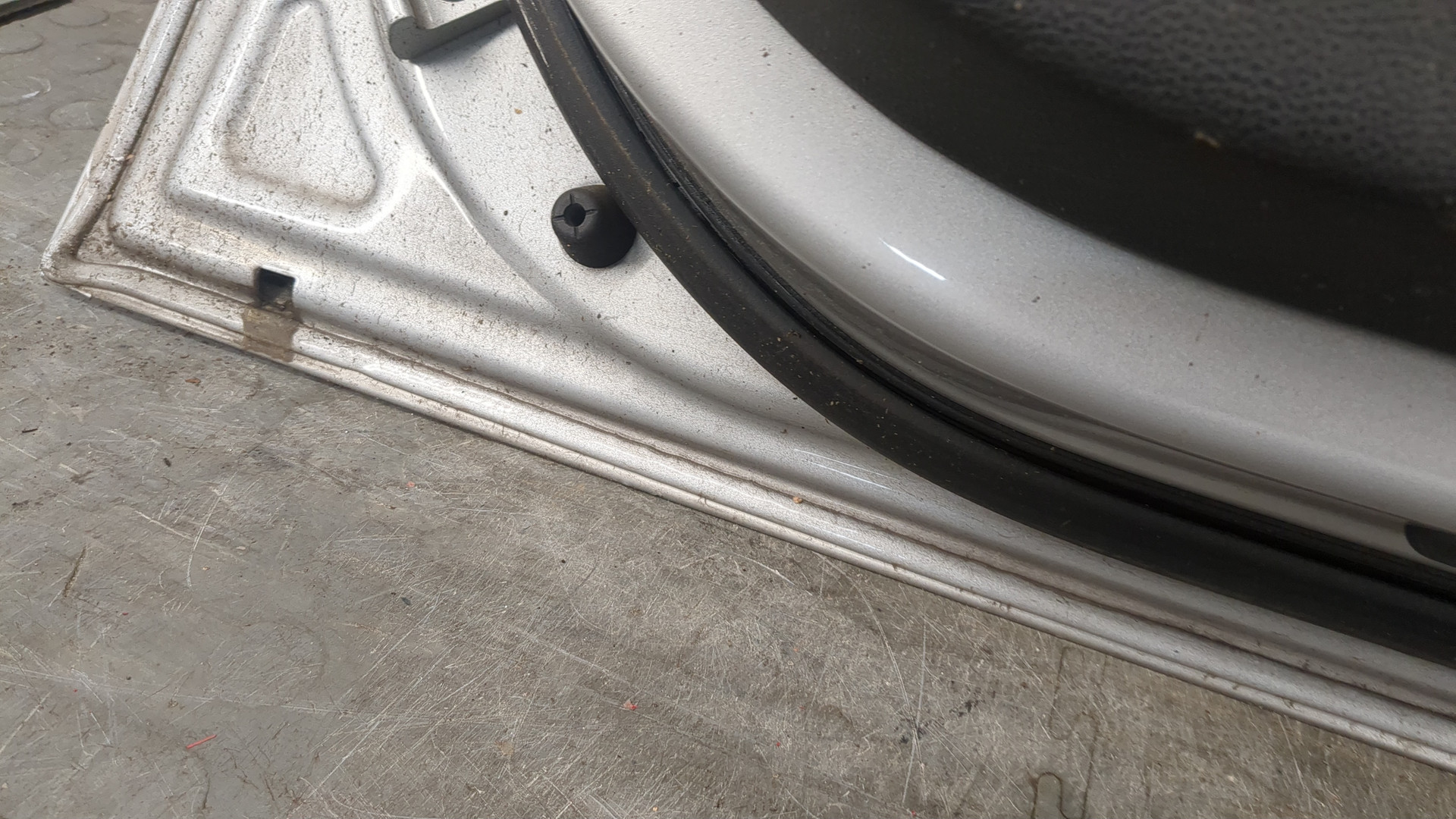 Дверь передняя левая