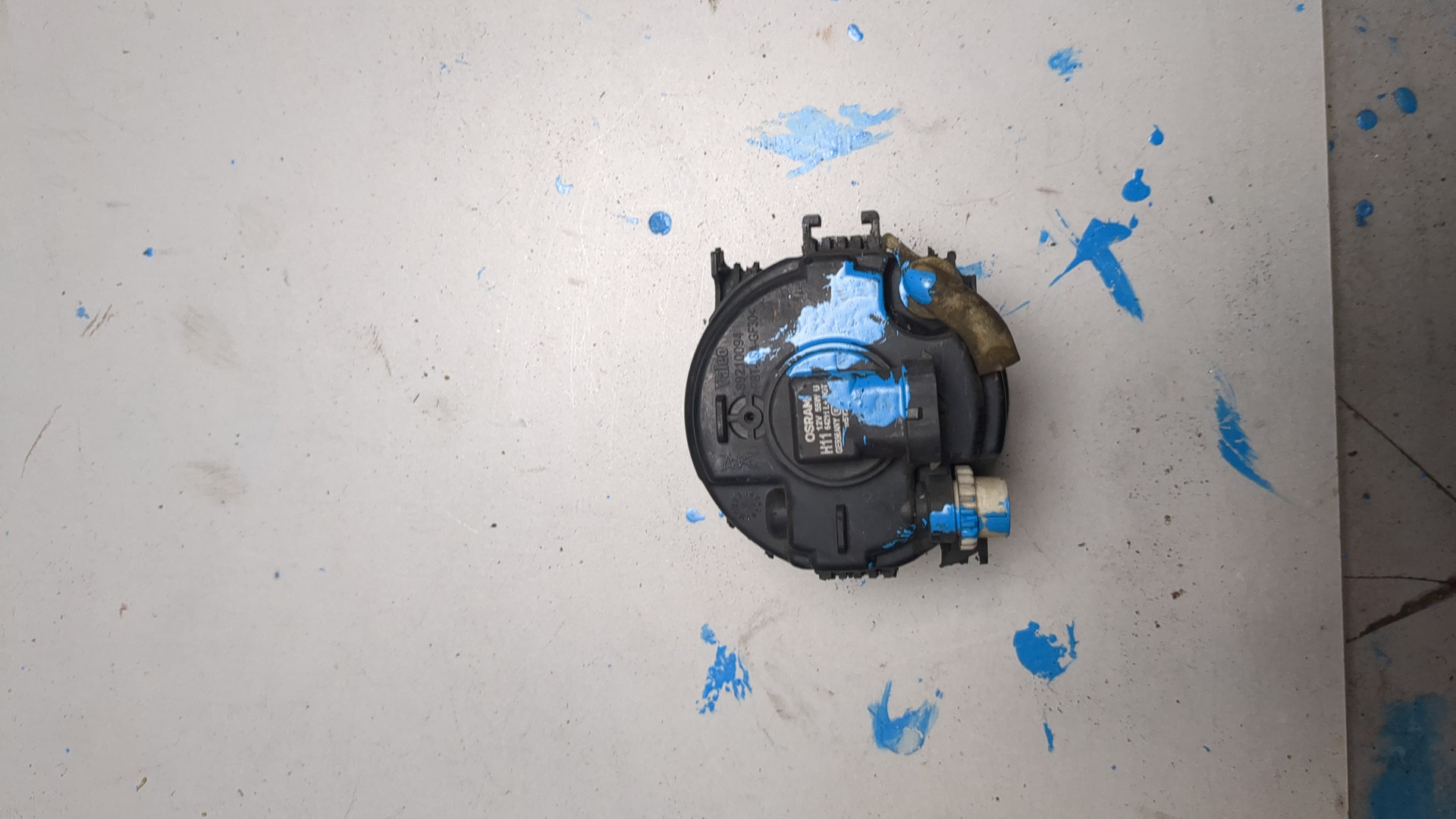 Фара противотуманная левая